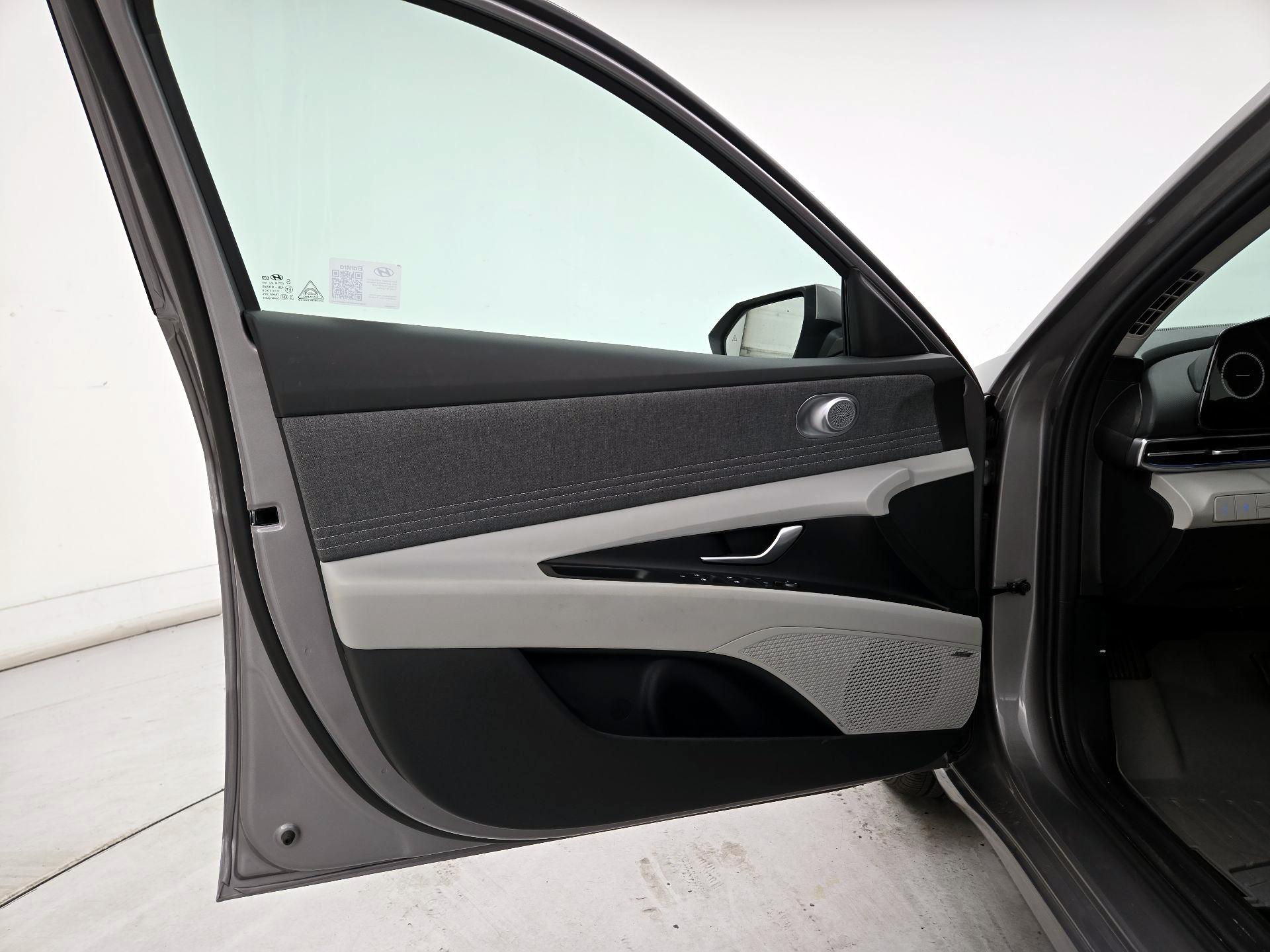 Thumbnail: 2024 Hyundai Elantra - 12