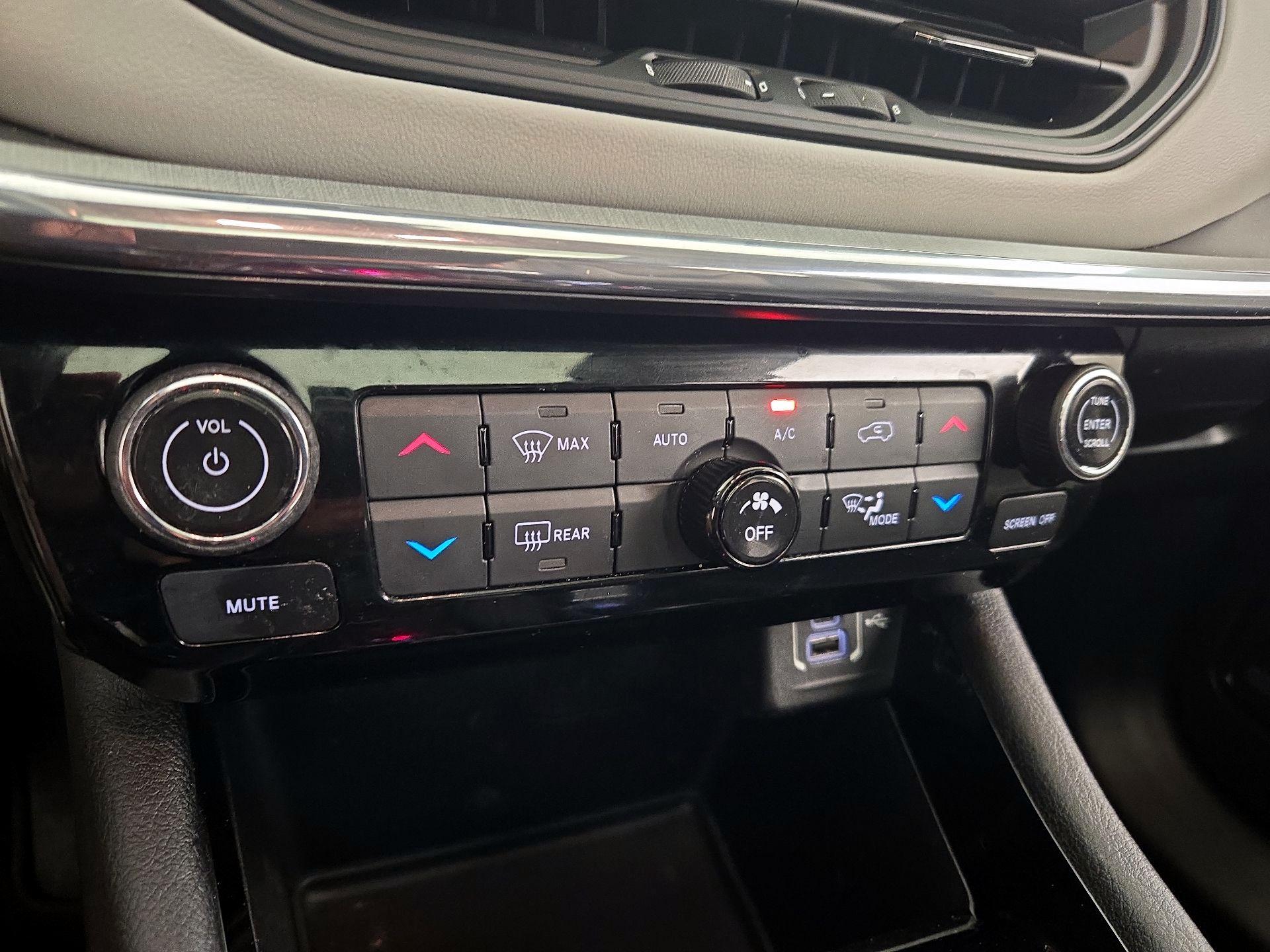 Thumbnail: 2022 Jeep Compass - 14