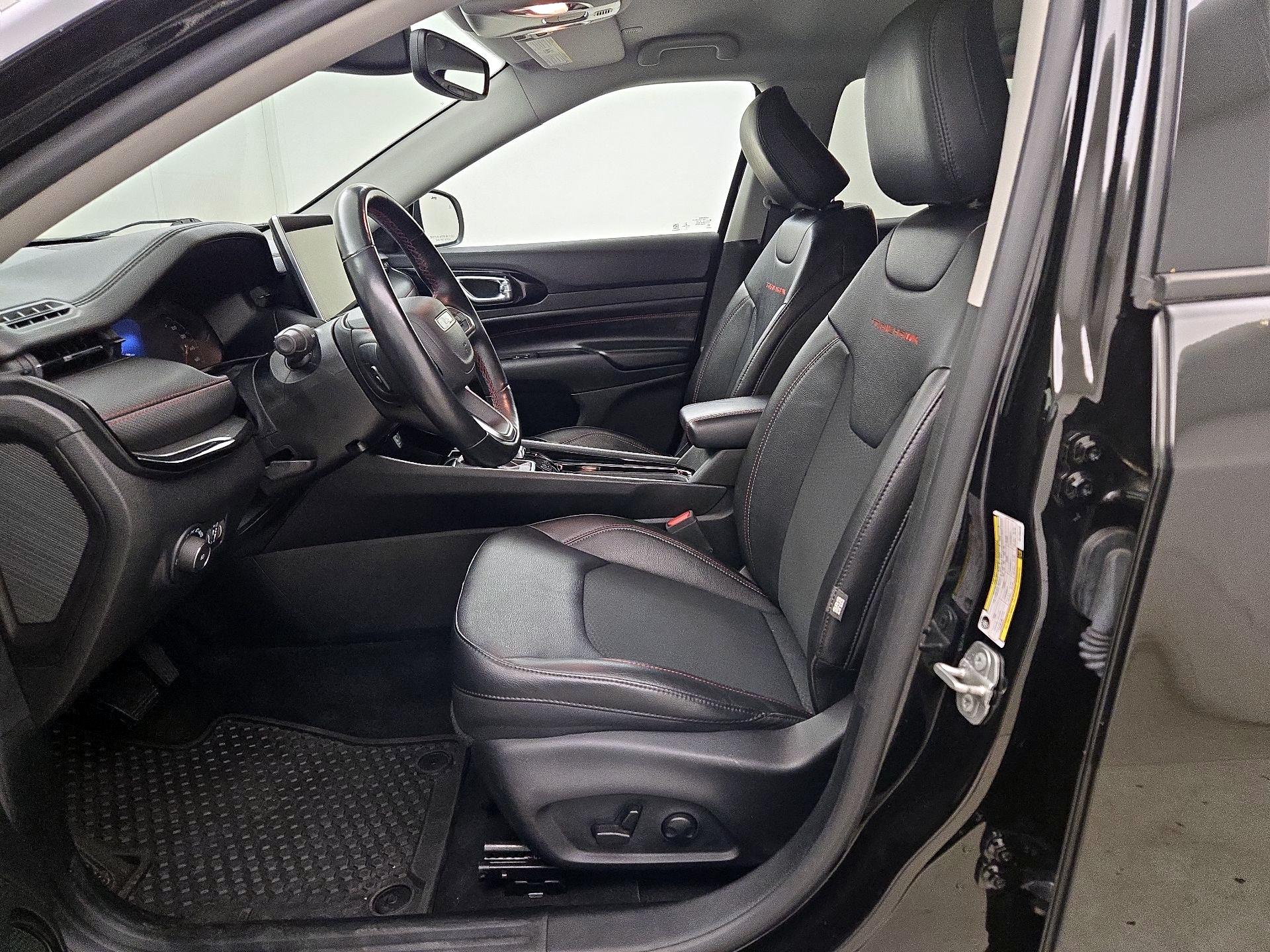 Thumbnail: 2022 Jeep Compass - 11