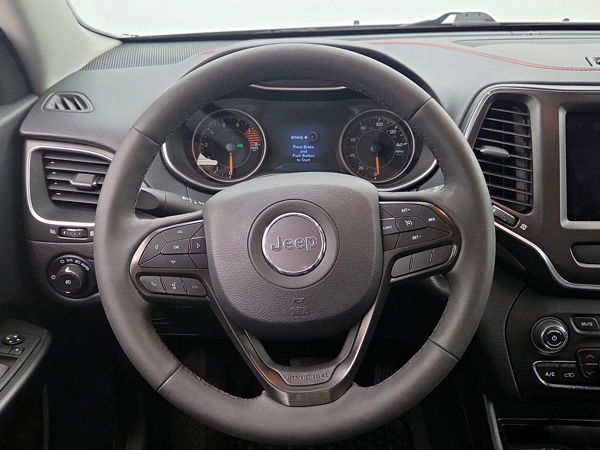 Thumbnail: 2022 Jeep Cherokee - 10