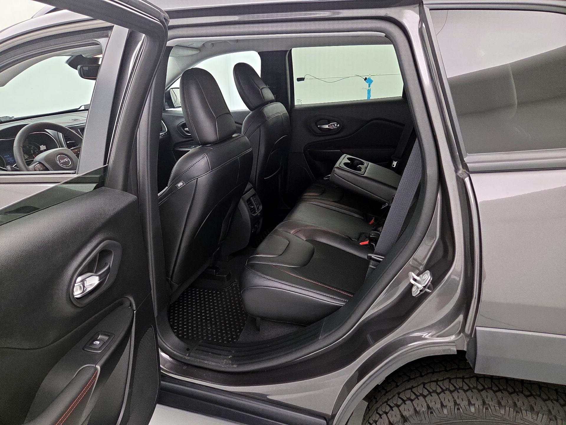 Thumbnail: 2022 Jeep Cherokee - 20