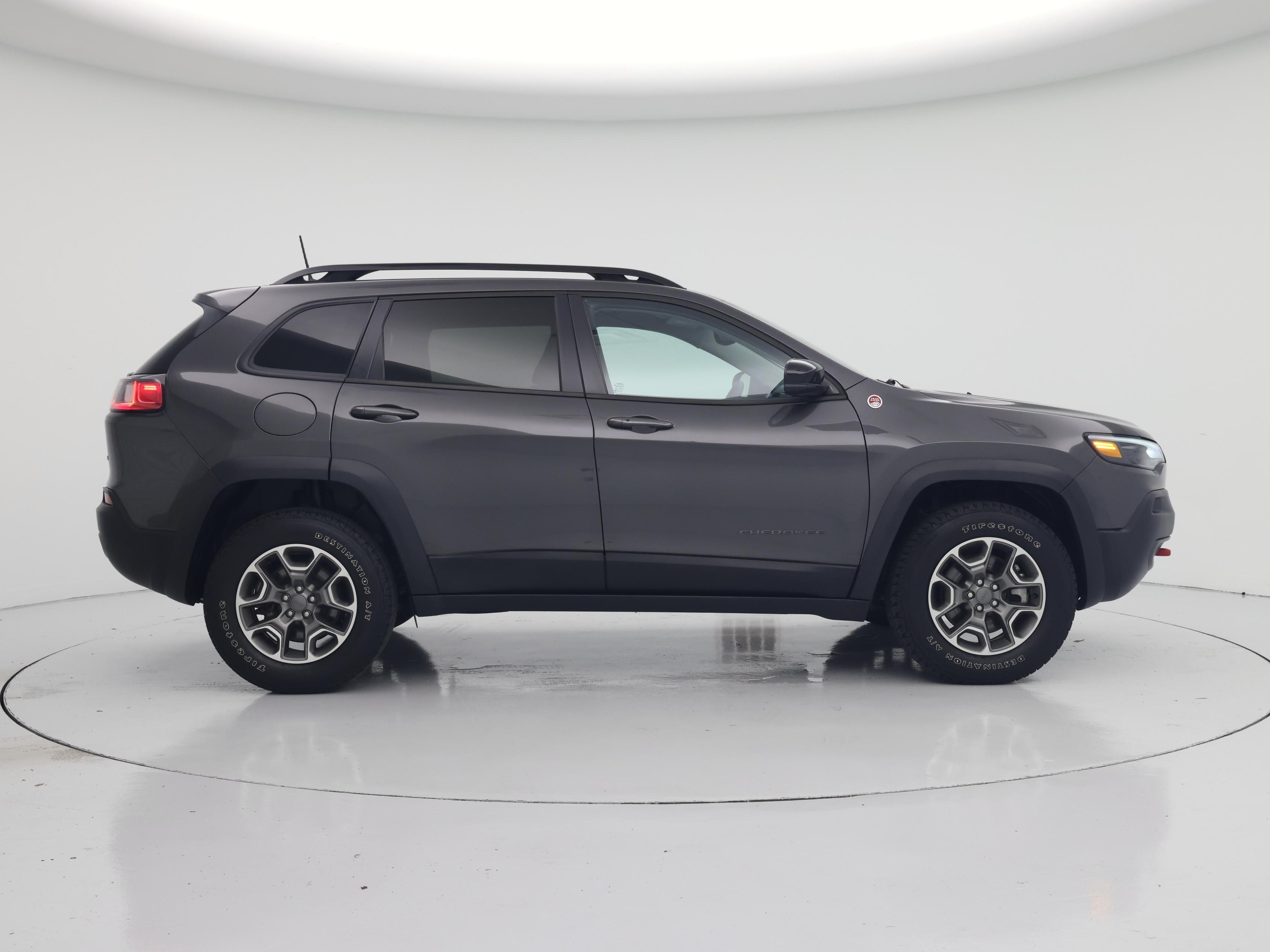 Thumbnail: 2022 Jeep Cherokee - 7