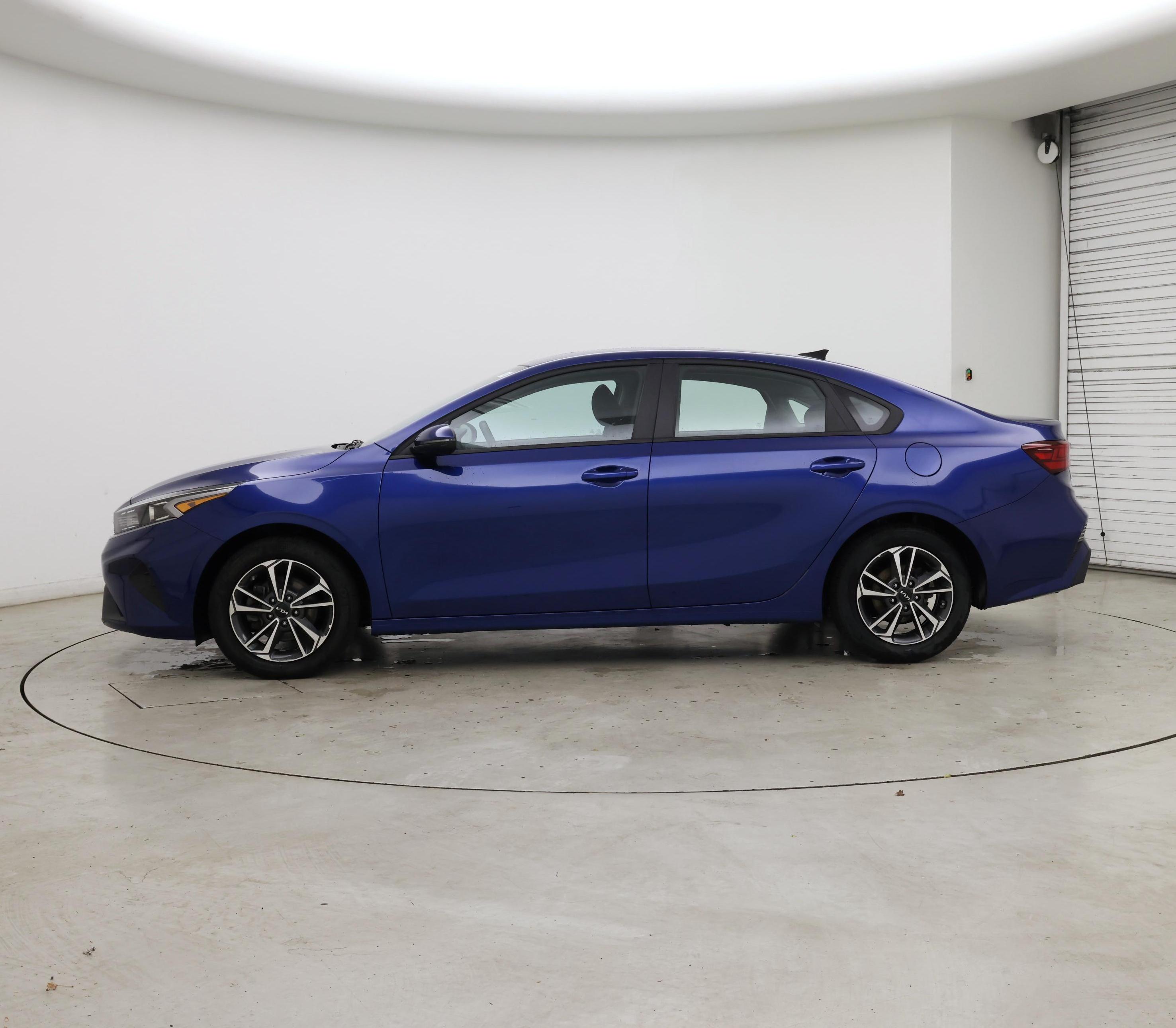 Thumbnail: 2024 Kia Forte - 3