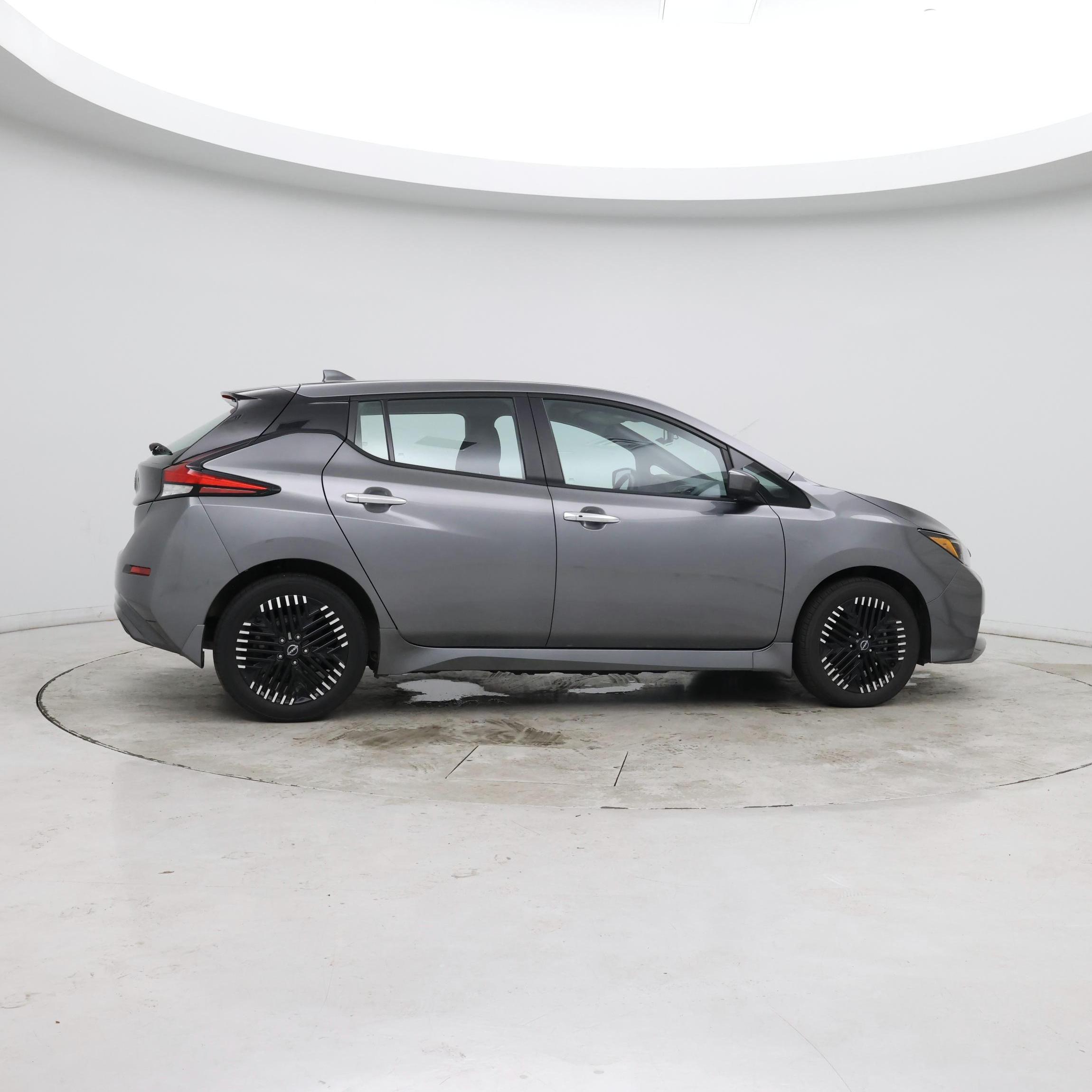 Thumbnail: 2024 Nissan Leaf - 8