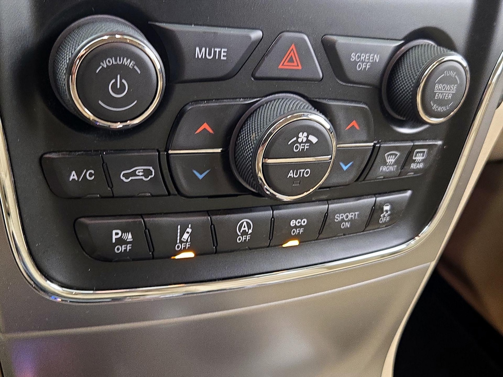 2020 Jeep Grand Cherokee Laredo E - Photo 15