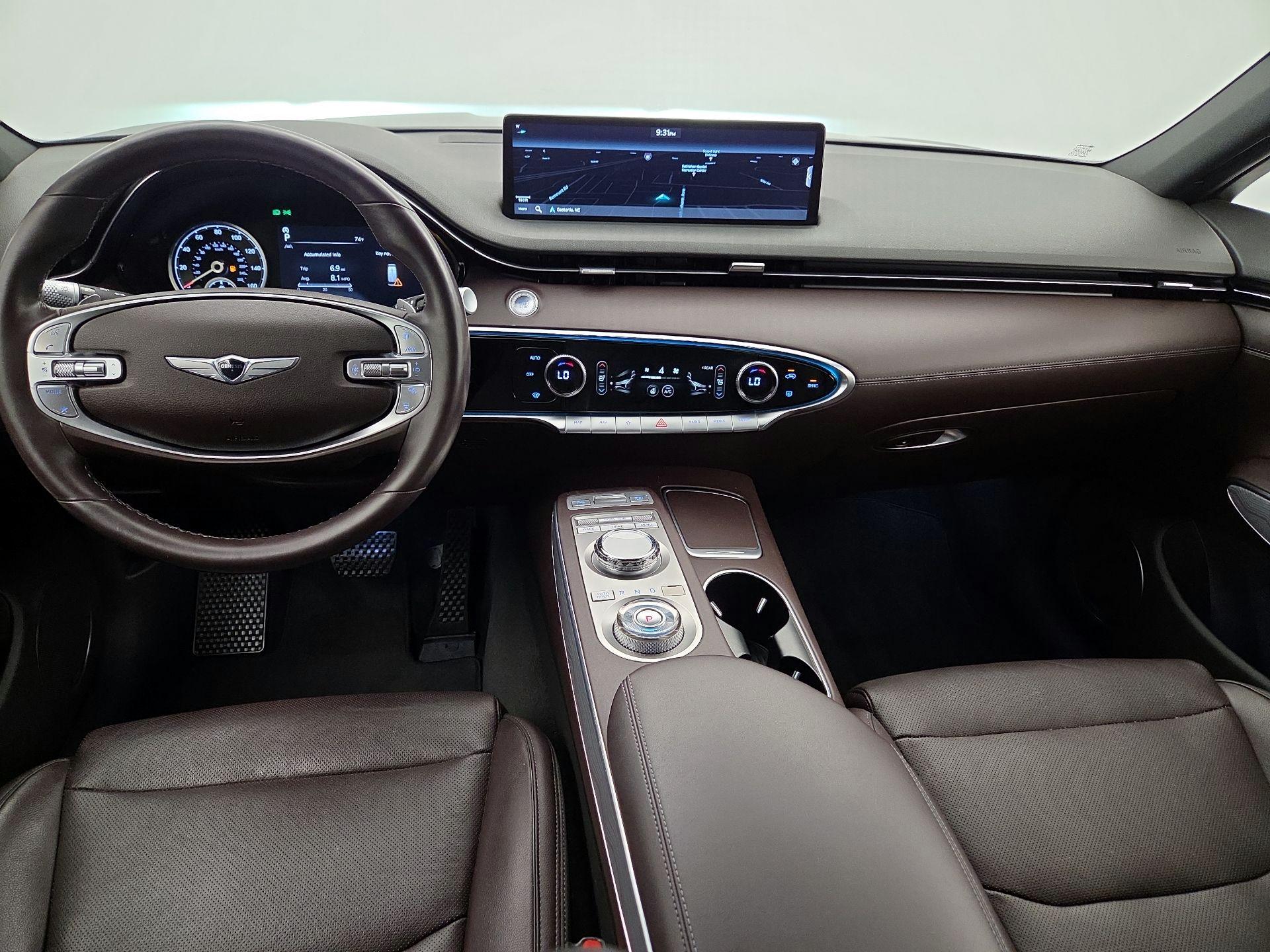 Thumbnail: 2022 Genesis GV70 - 9