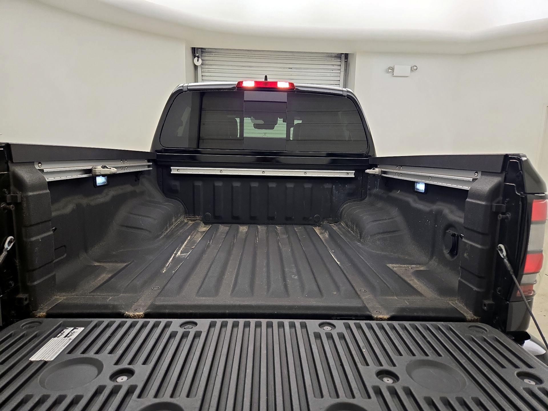 Thumbnail: 2023 Nissan Frontier - 17