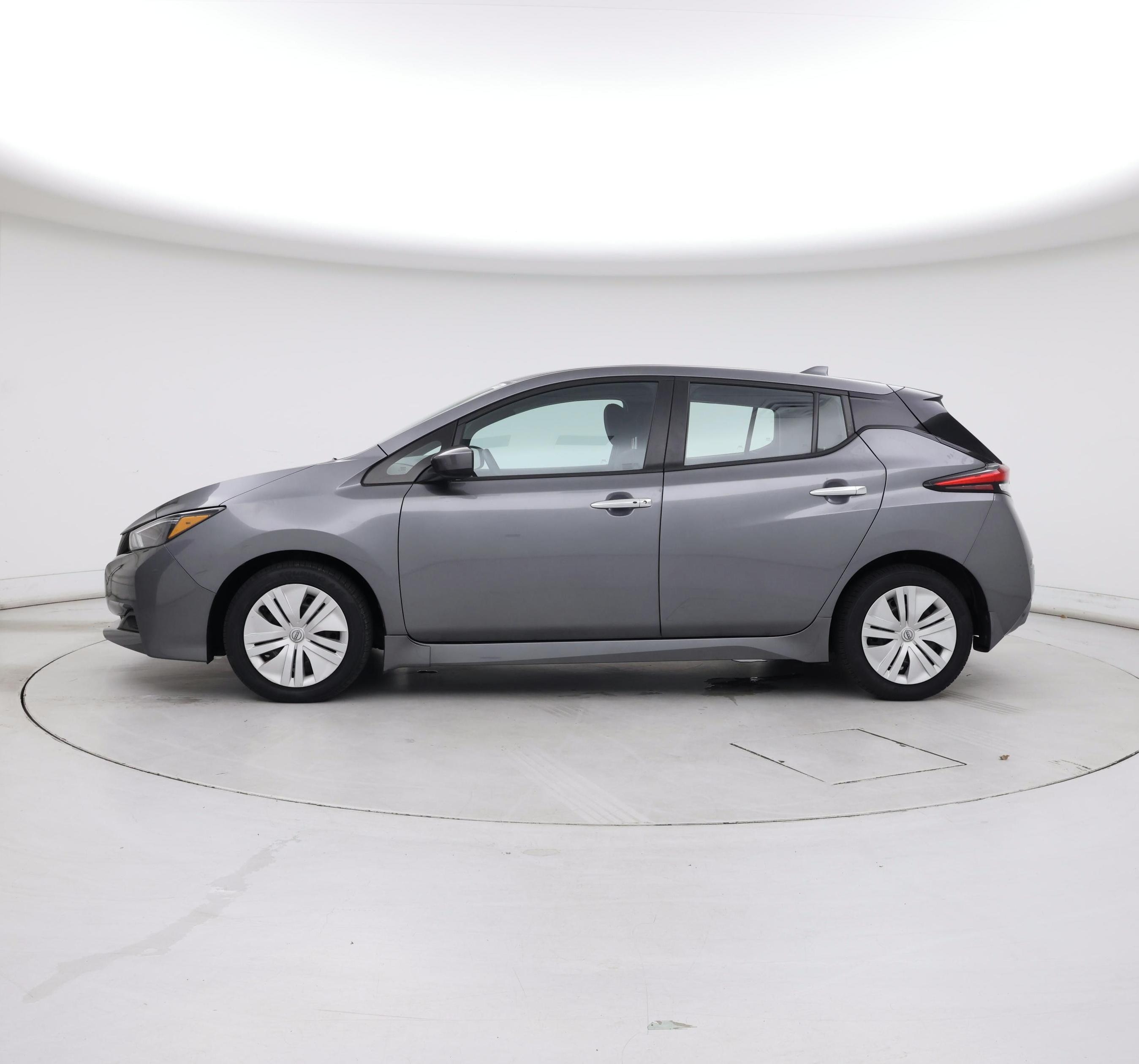 Thumbnail: 2023 Nissan Leaf - 3