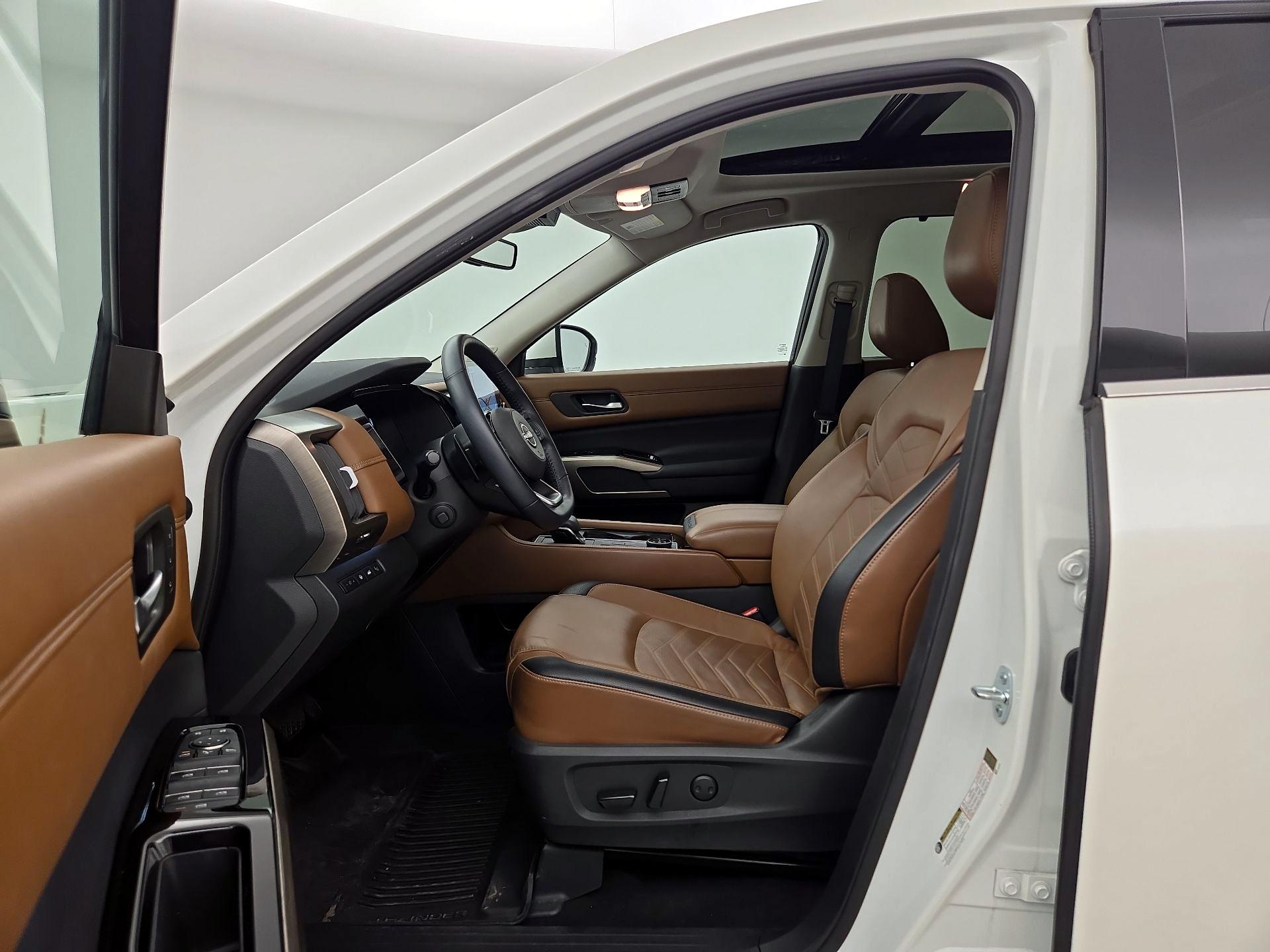 Thumbnail: 2023 Nissan Pathfinder - 11