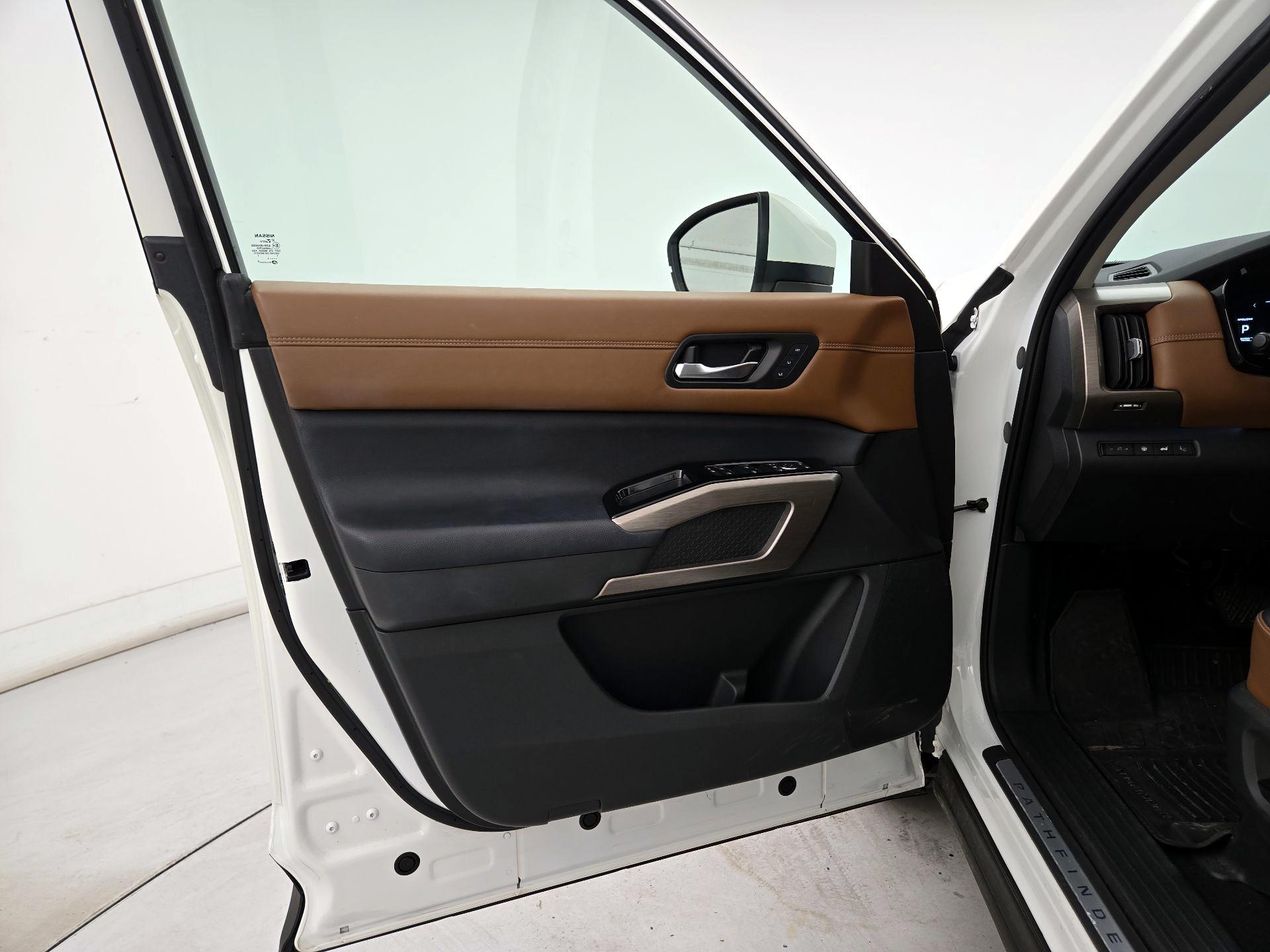Thumbnail: 2023 Nissan Pathfinder - 12