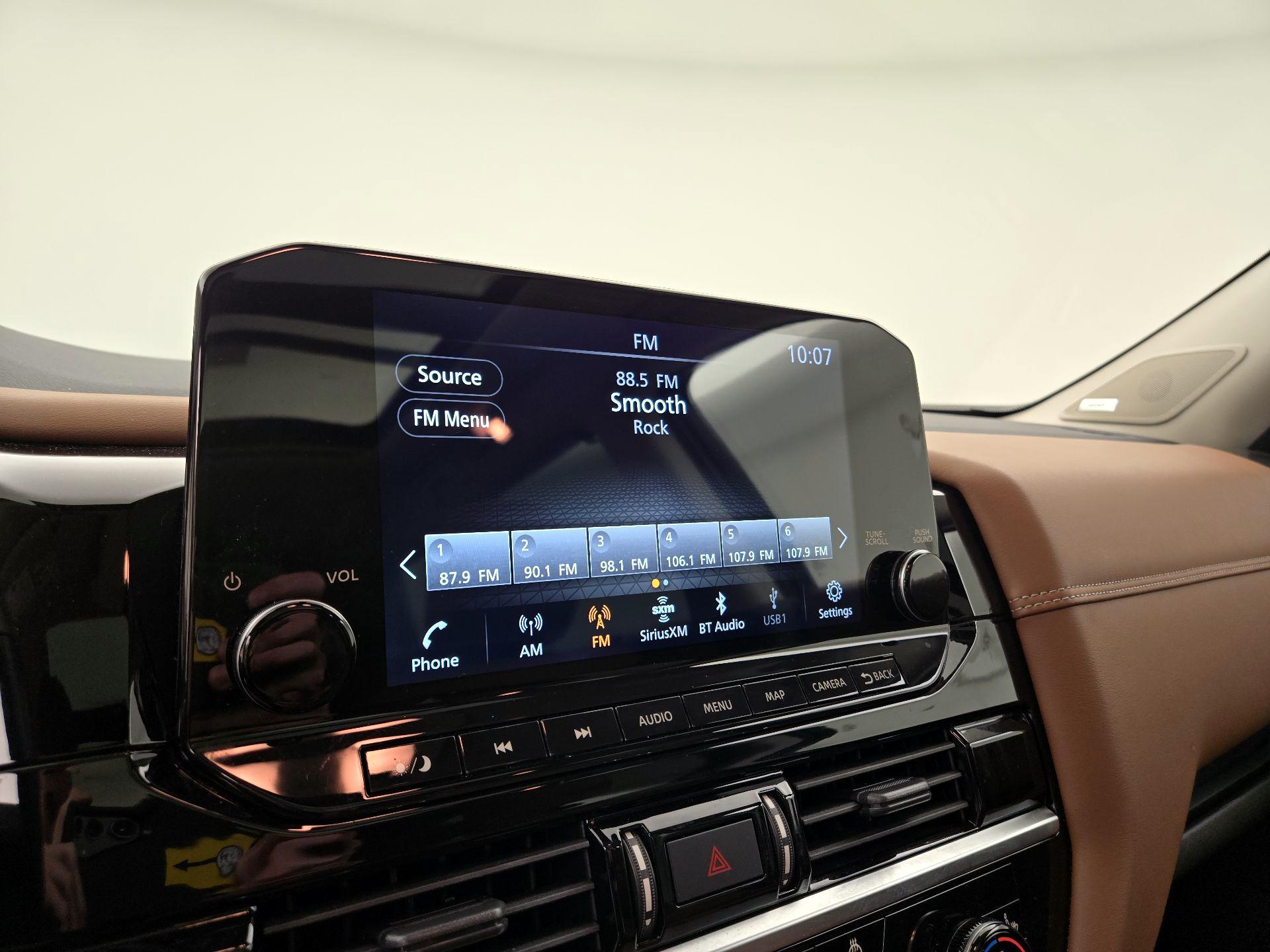 Thumbnail: 2023 Nissan Pathfinder - 16