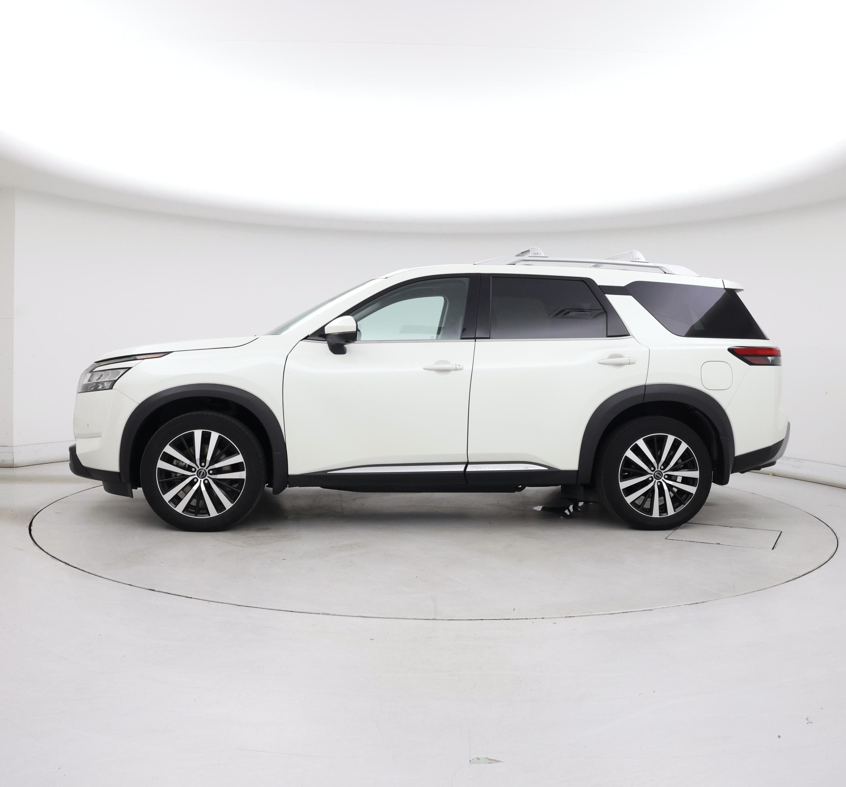 Thumbnail: 2023 Nissan Pathfinder - 3