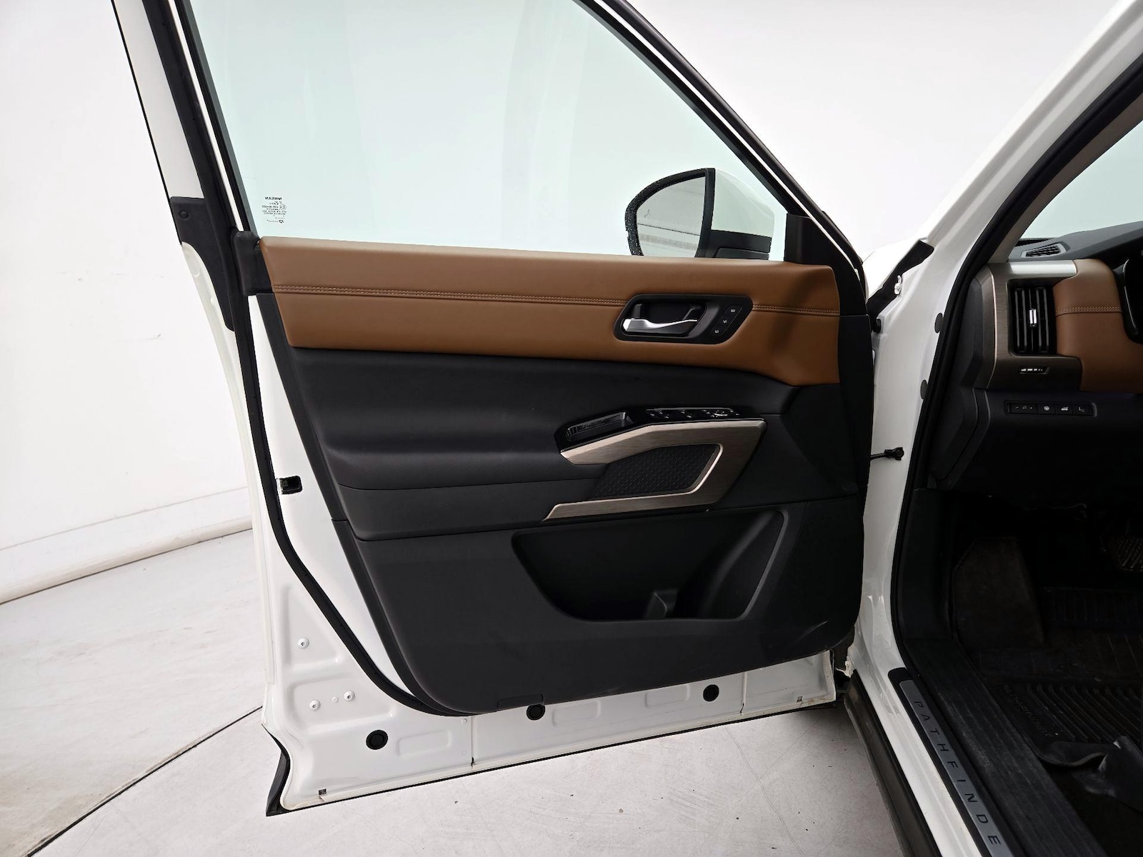 2023 Nissan Pathfinder Platinum - Photo 13