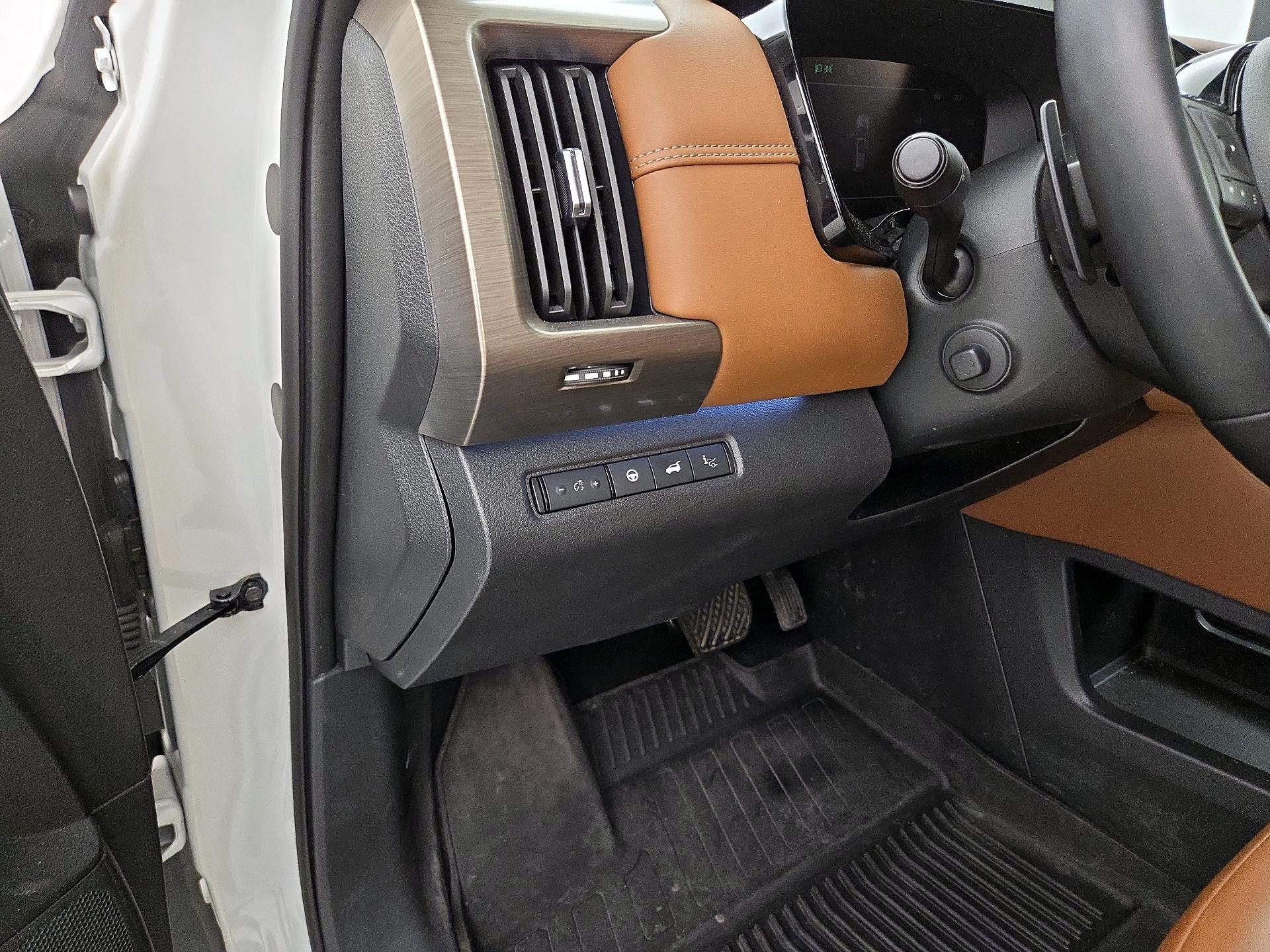 Thumbnail: 2023 Nissan Pathfinder - 13