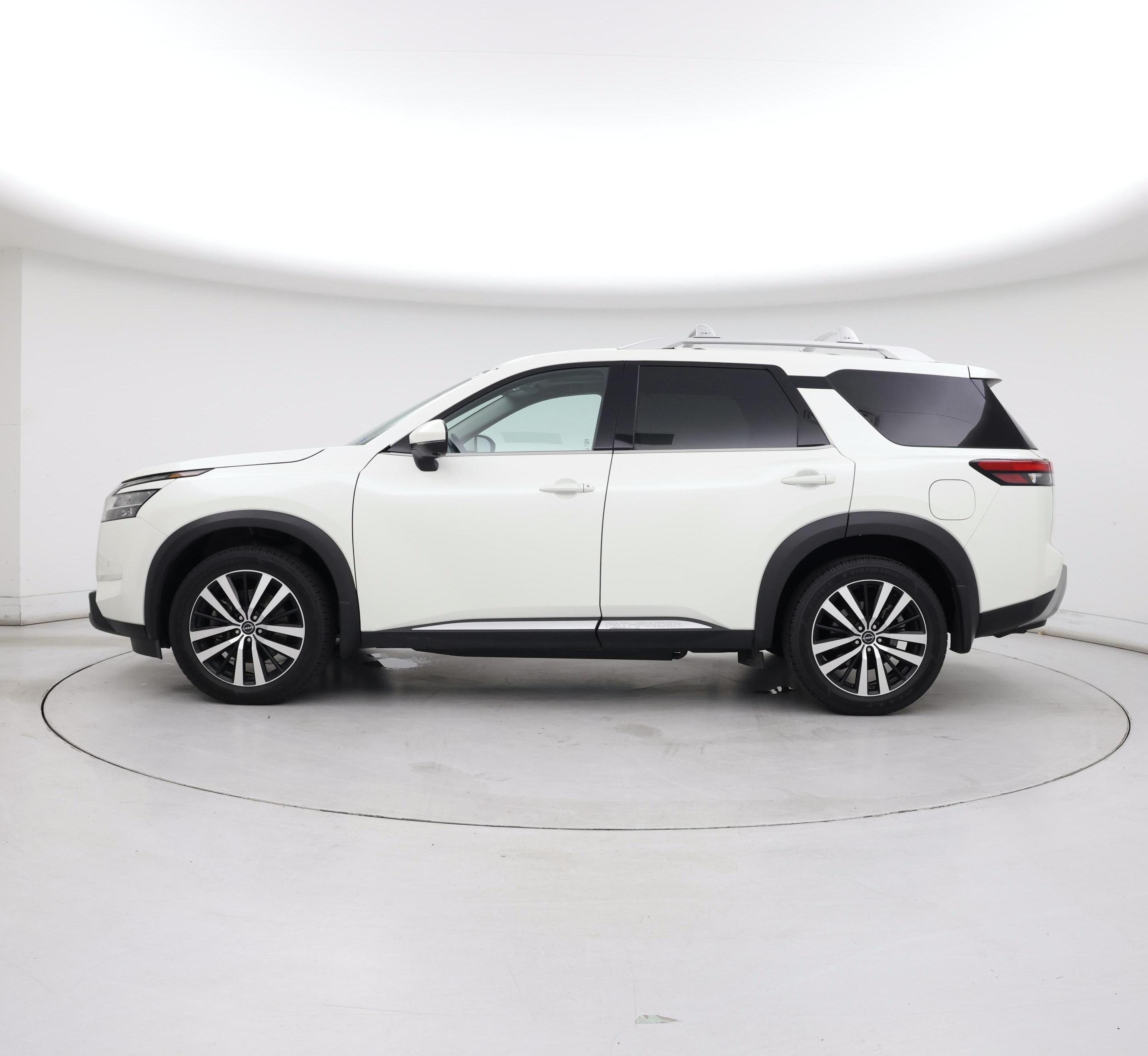 Thumbnail: 2023 Nissan Pathfinder - 3