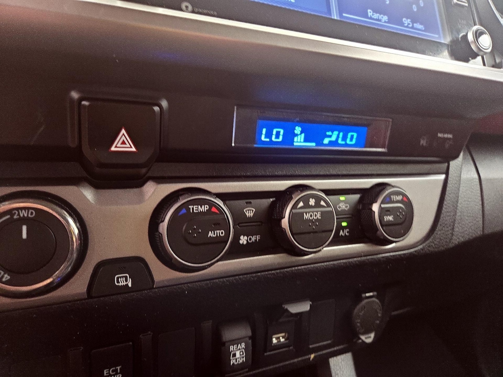 2023 Toyota Tacoma SR5 - Photo 17