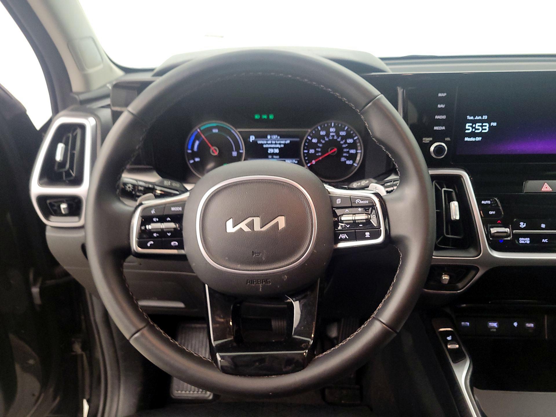 Thumbnail: 2023 Kia Sorento - 10
