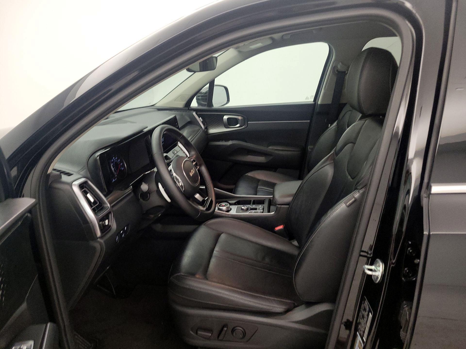 Thumbnail: 2023 Kia Sorento - 11