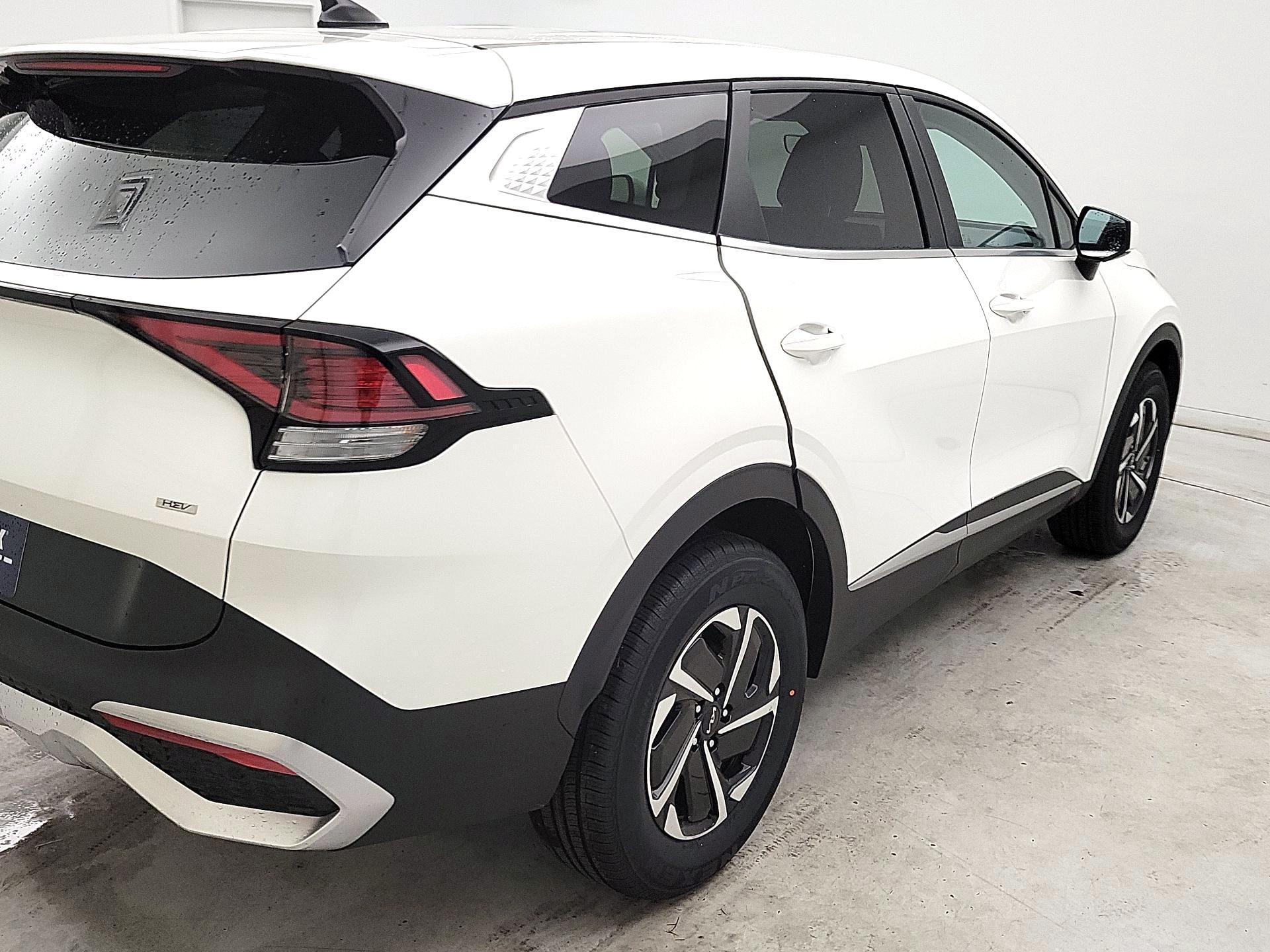 Thumbnail: 2023 Kia Sportage - 5