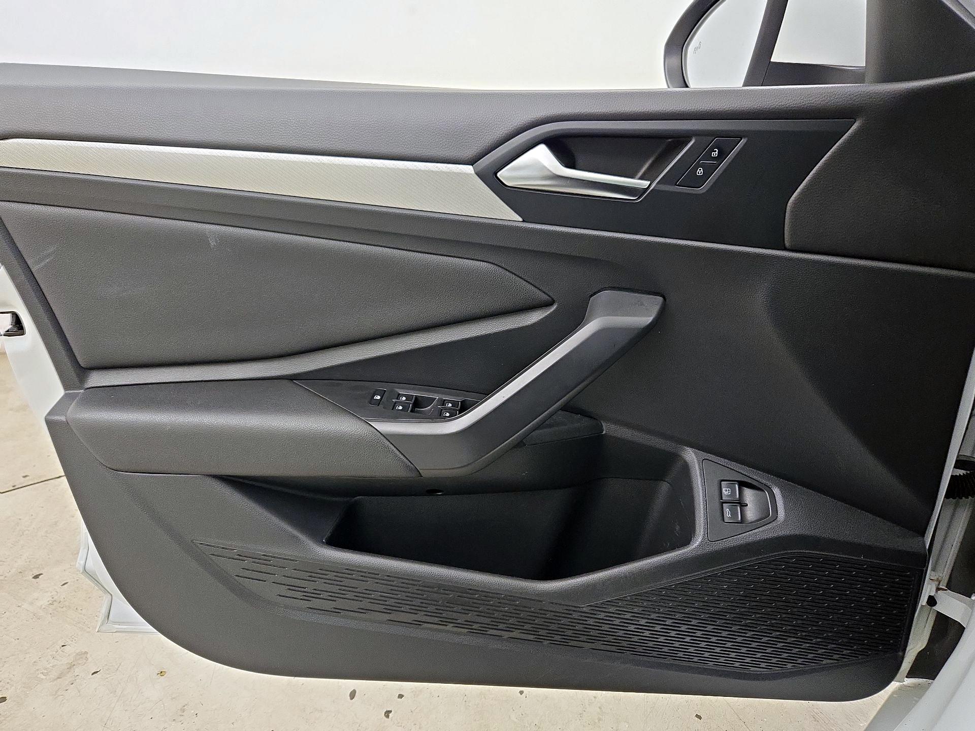 Thumbnail: 2021 Volkswagen Jetta - 12