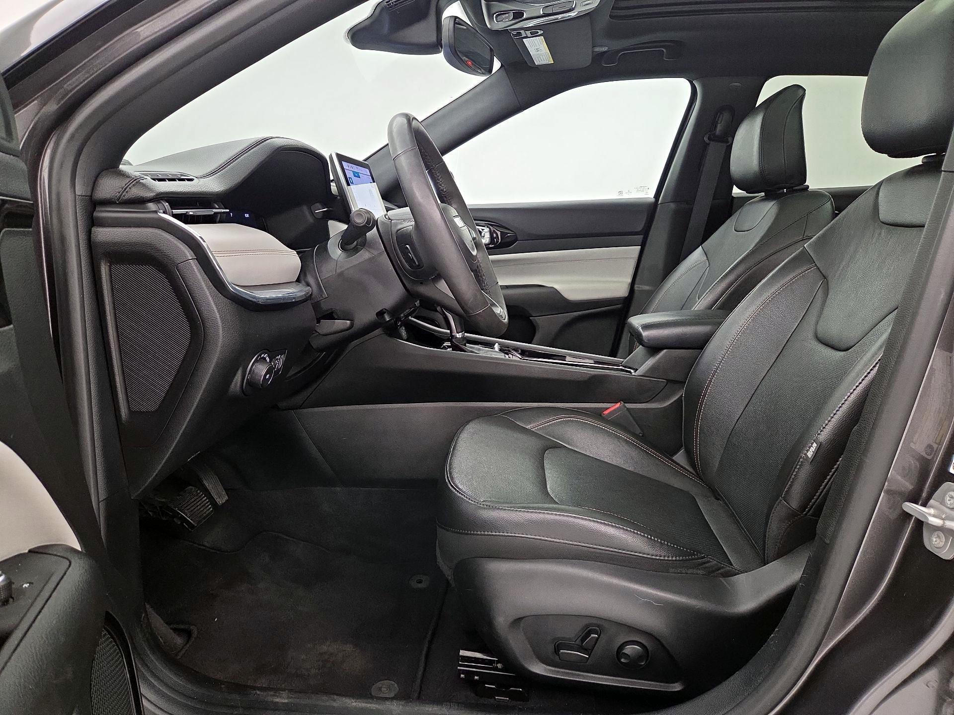 Thumbnail: 2023 Jeep Compass - 11