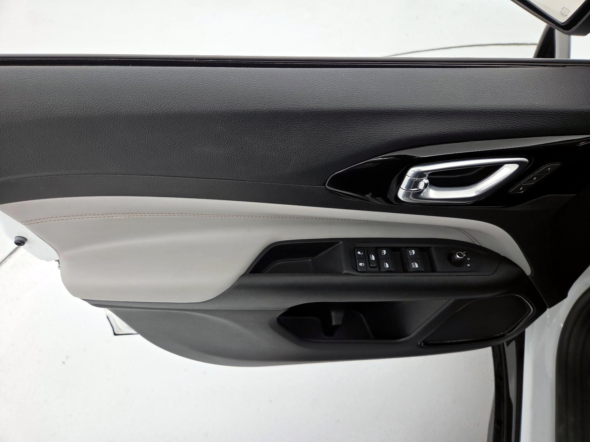 Thumbnail: 2022 Jeep Compass - 12
