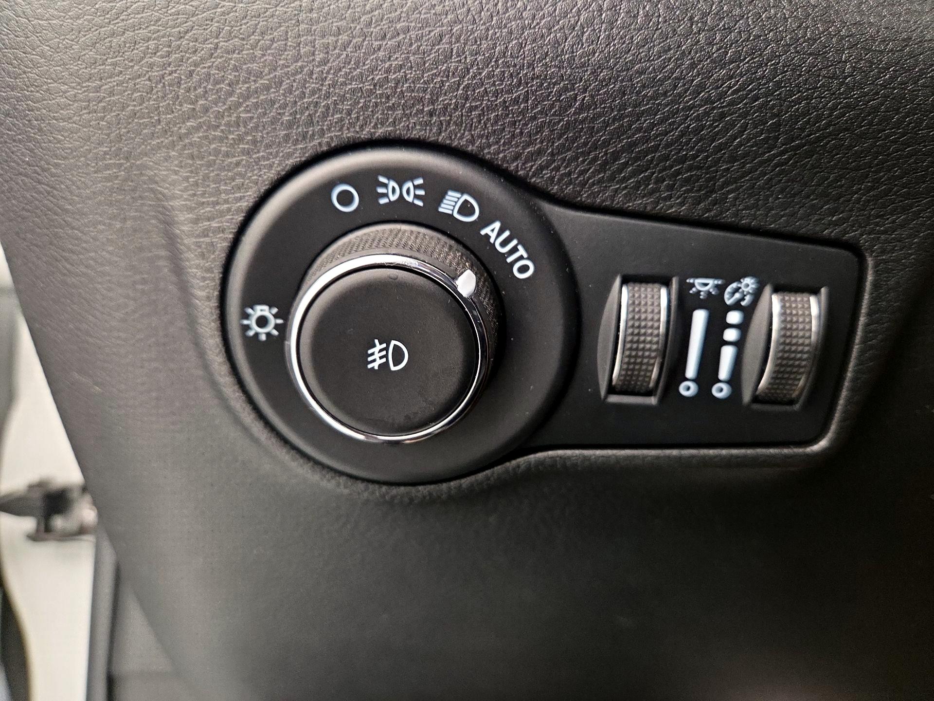 Thumbnail: 2022 Jeep Compass - 13