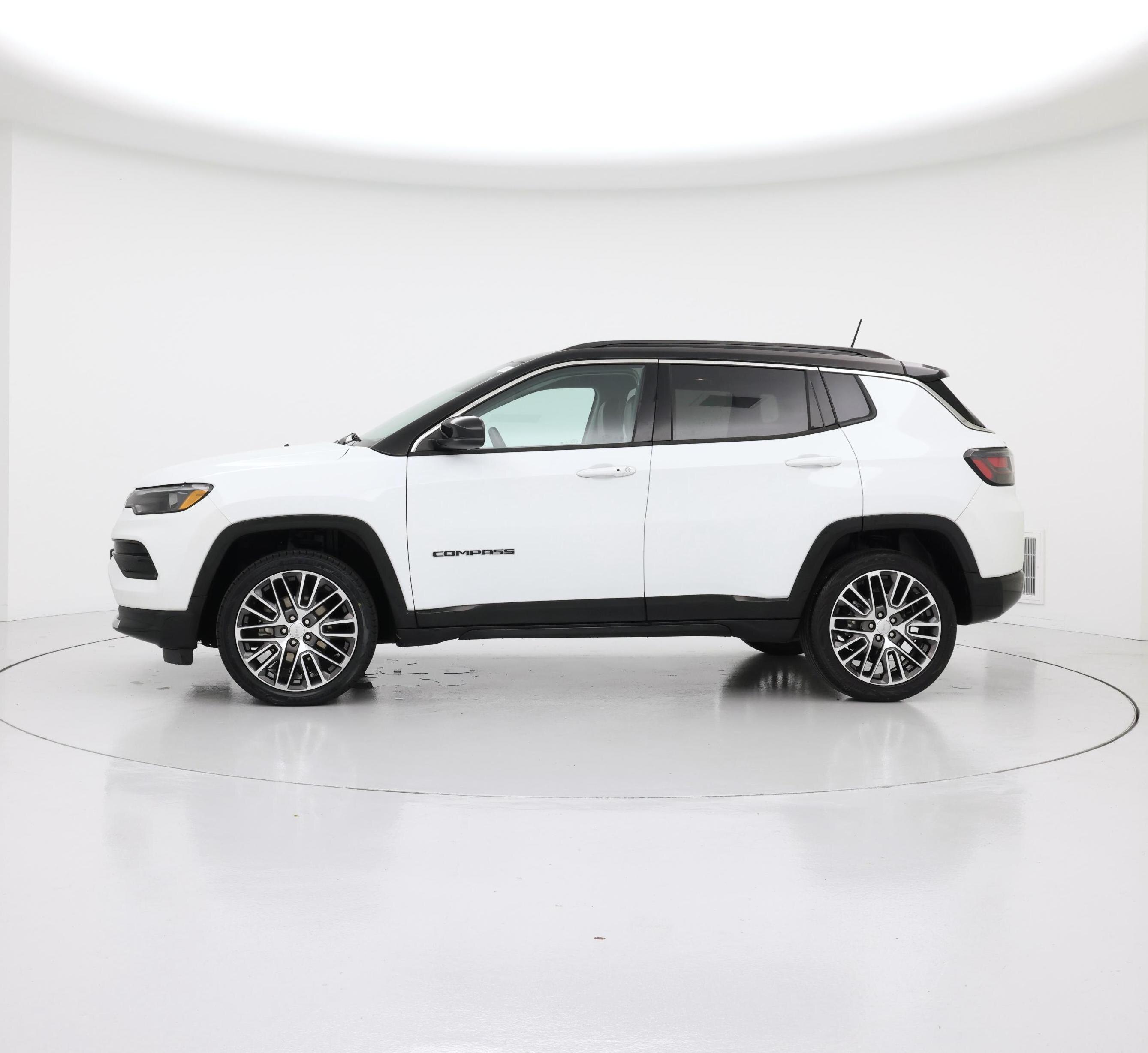 Thumbnail: 2022 Jeep Compass - 3