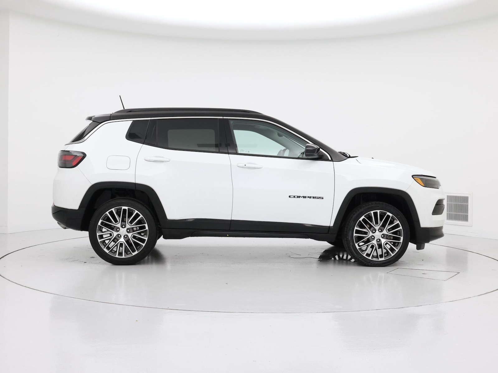 2022 Jeep Compass Limited - Photo 8