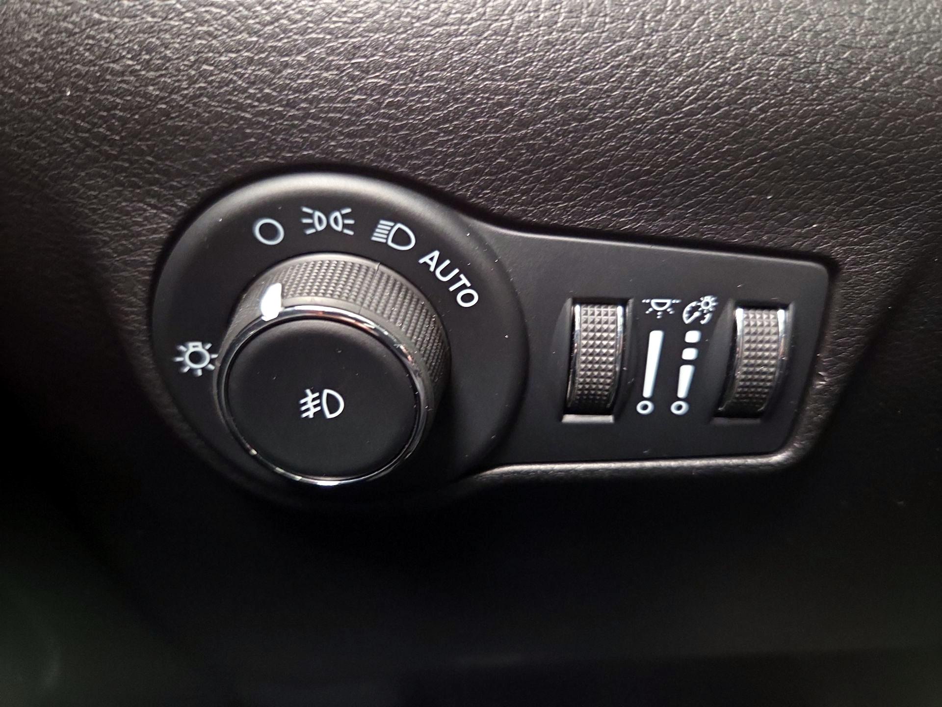 Thumbnail: 2022 Jeep Compass - 13