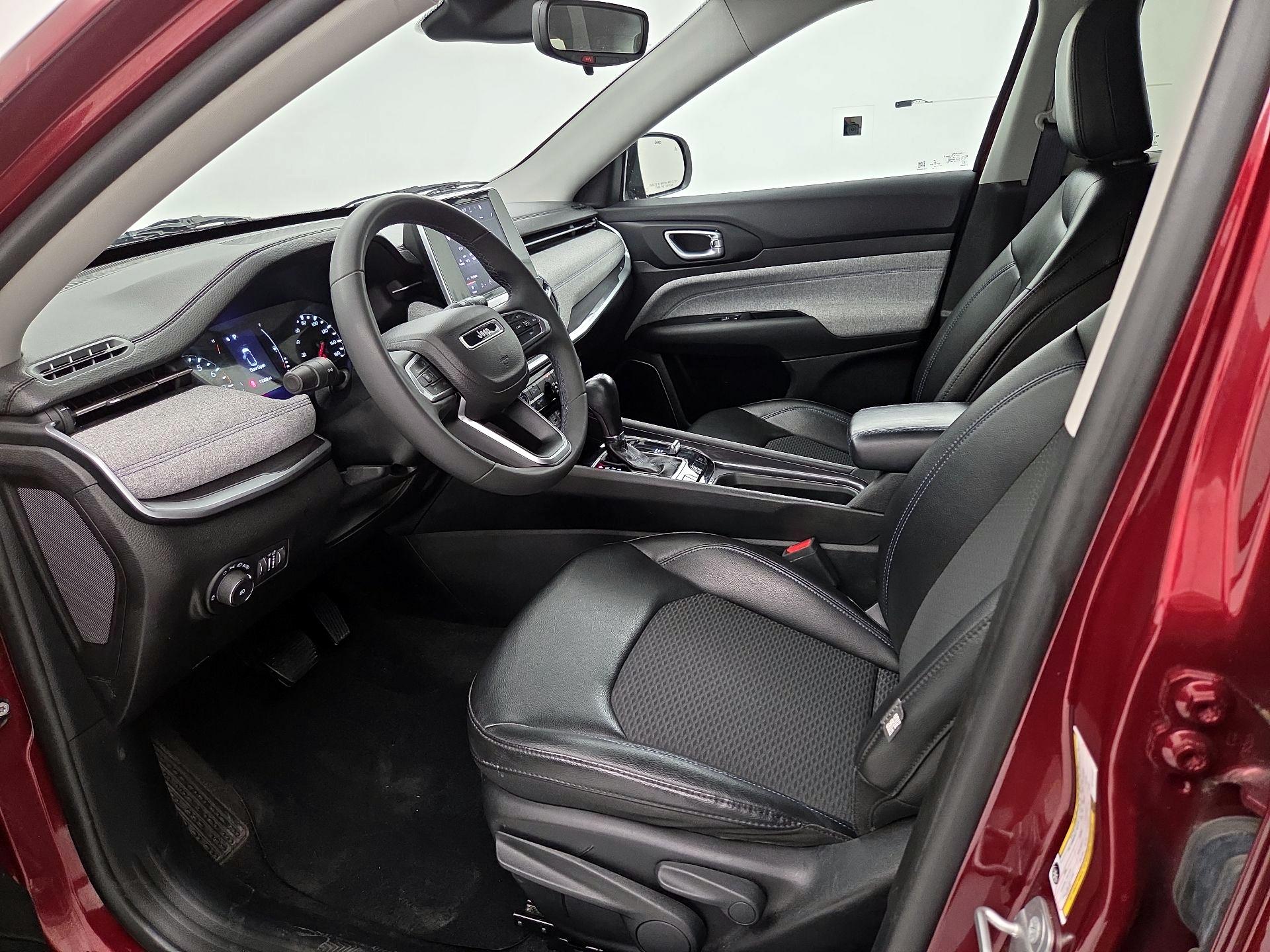 Thumbnail: 2022 Jeep Compass - 11
