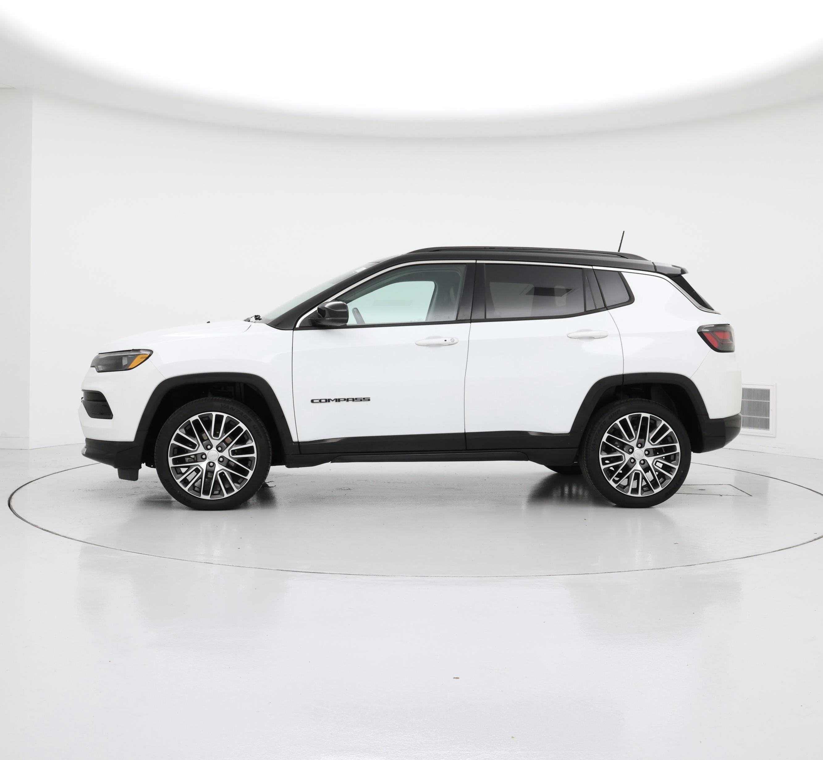 Thumbnail: 2022 Jeep Compass - 3
