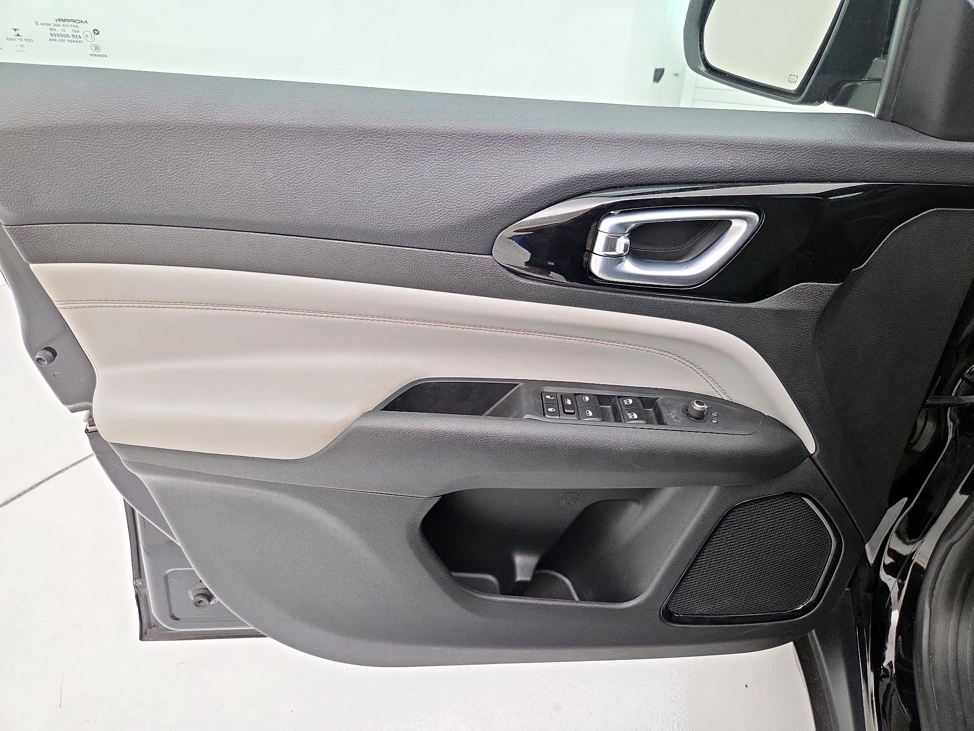Thumbnail: 2023 Jeep Compass - 12