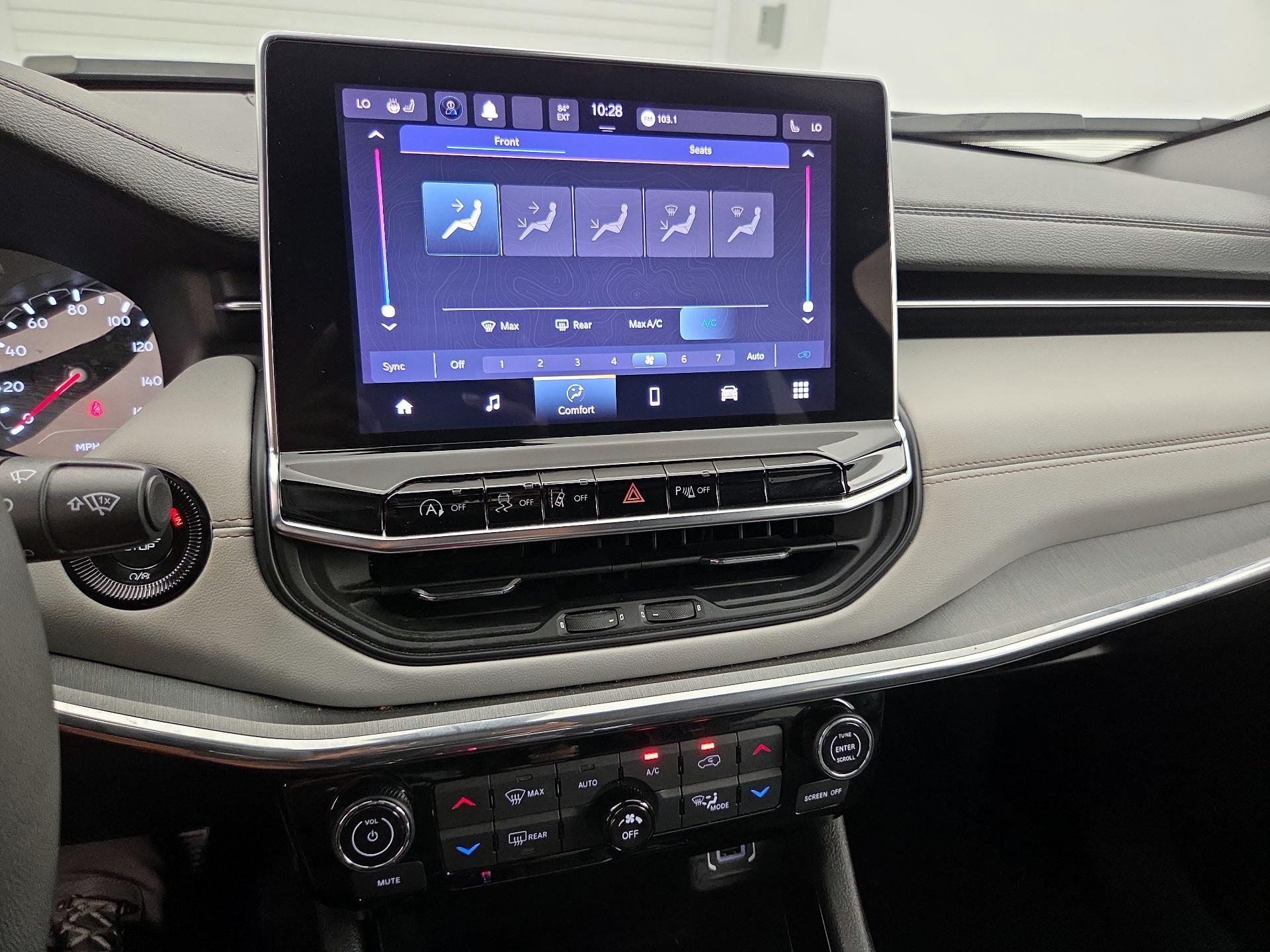 Thumbnail: 2023 Jeep Compass - 16