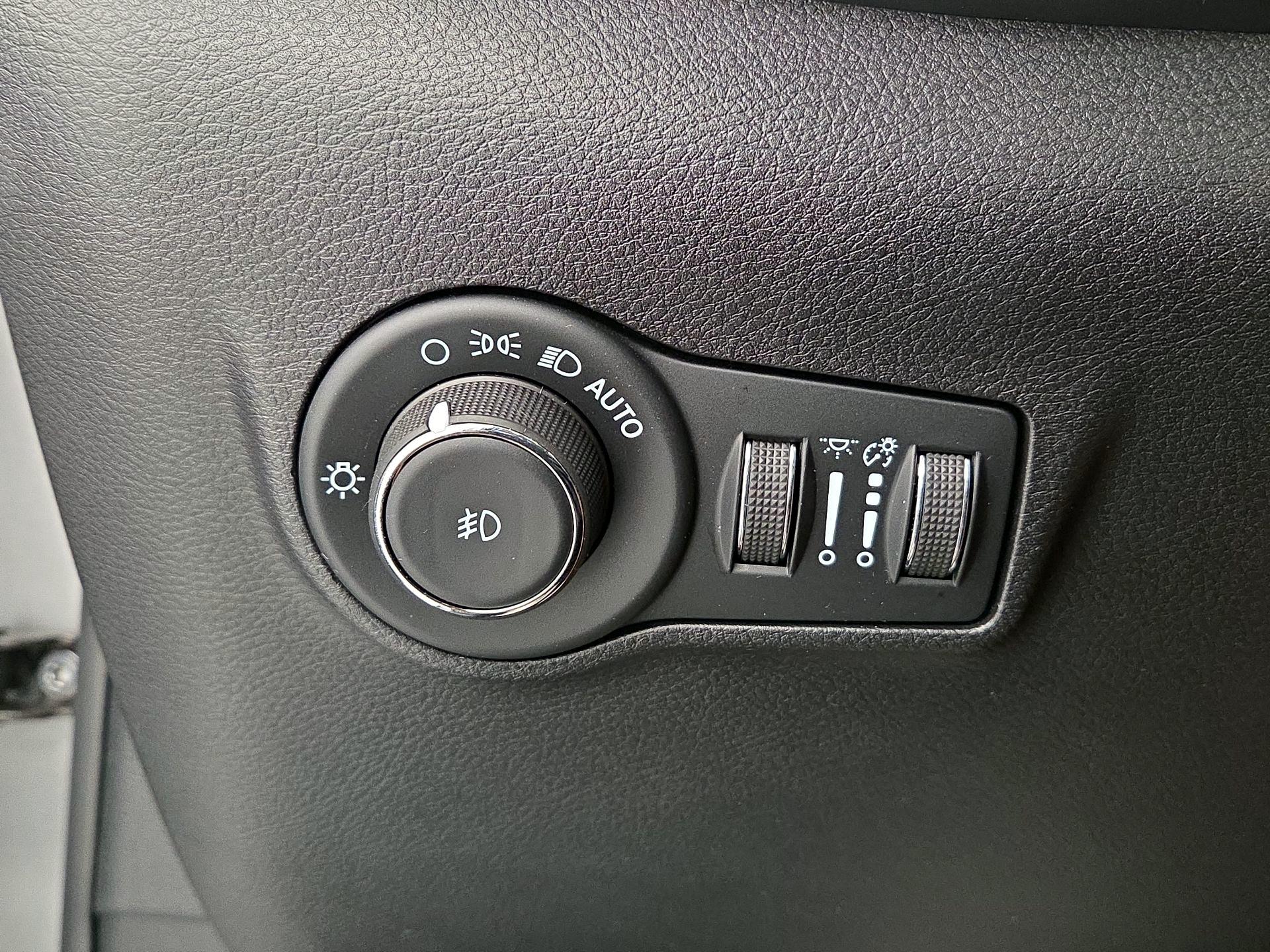 Thumbnail: 2022 Jeep Compass - 13