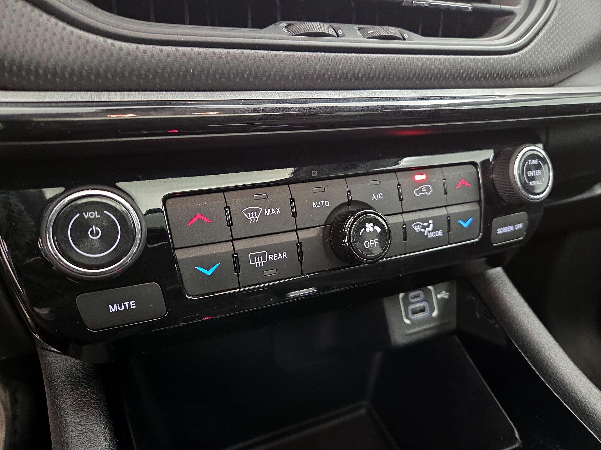 Thumbnail: 2022 Jeep Compass - 17