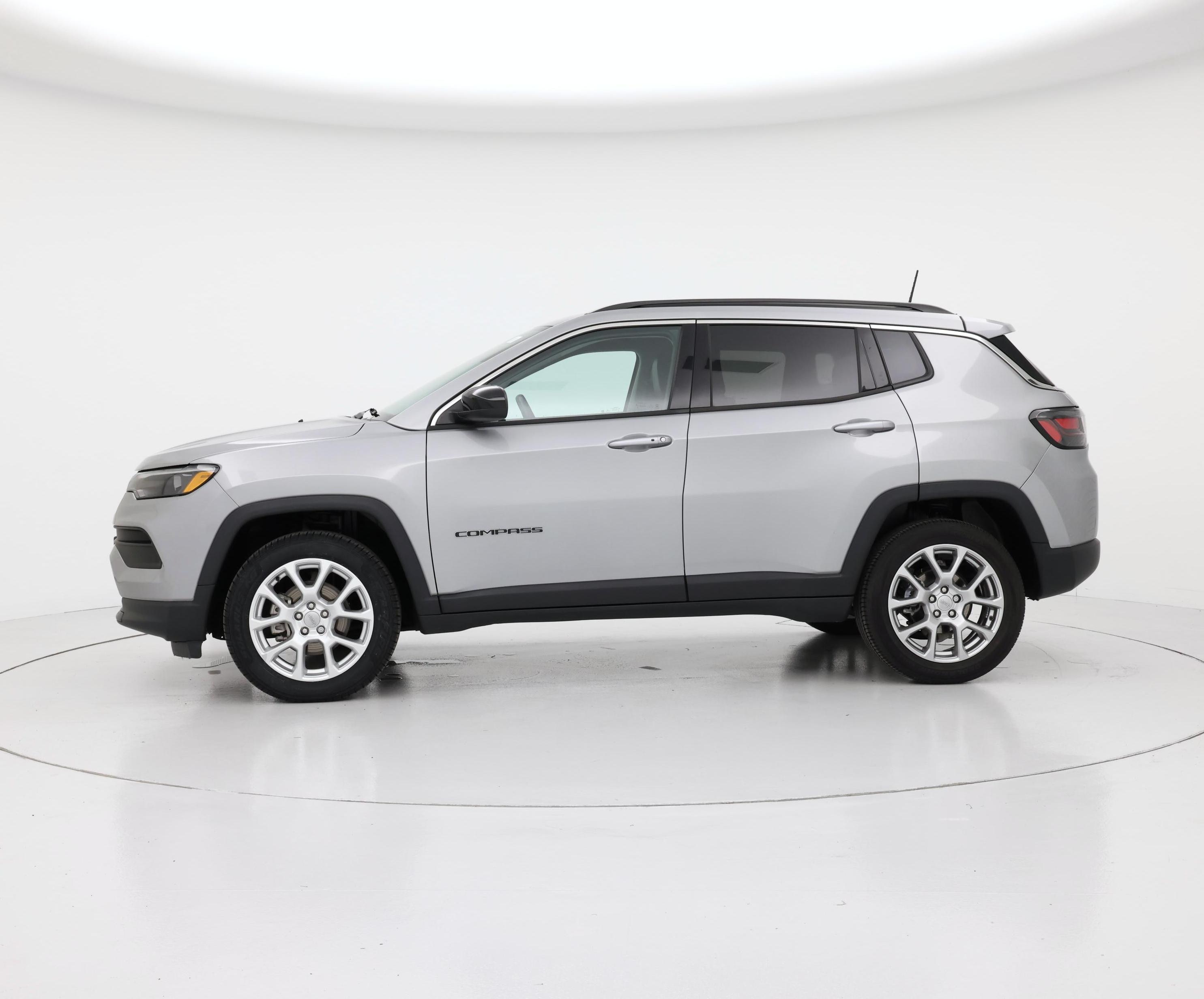 Thumbnail: 2022 Jeep Compass - 3