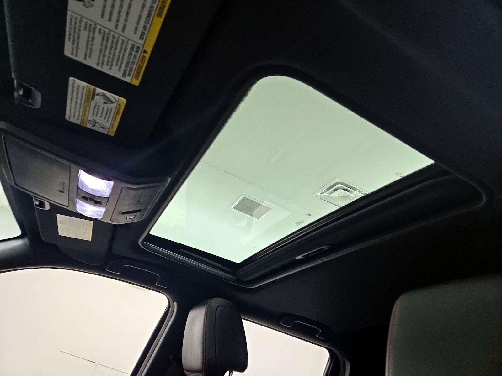 Sunroof(s) & Overhead Airbags
