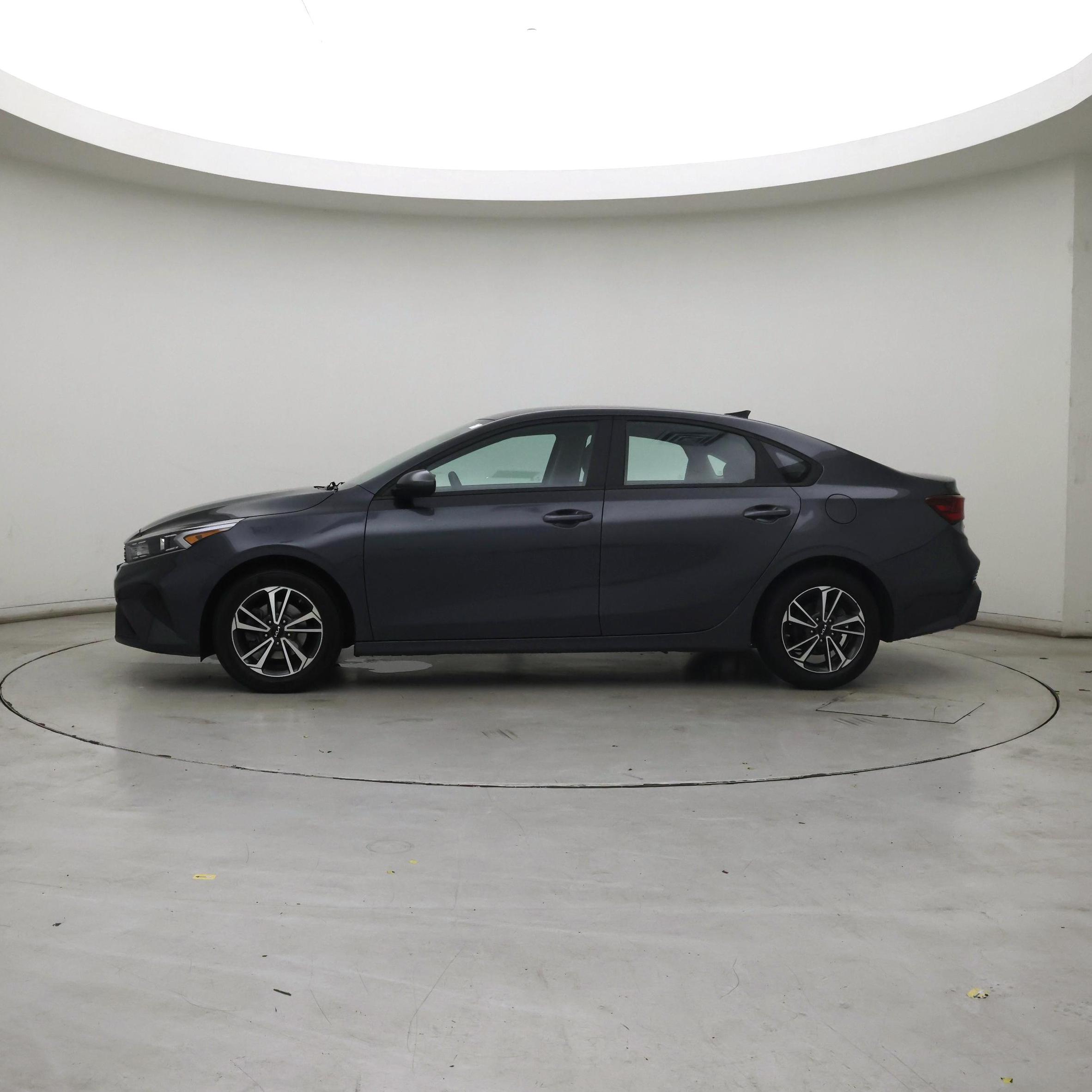 Thumbnail: 2024 Kia Forte - 3