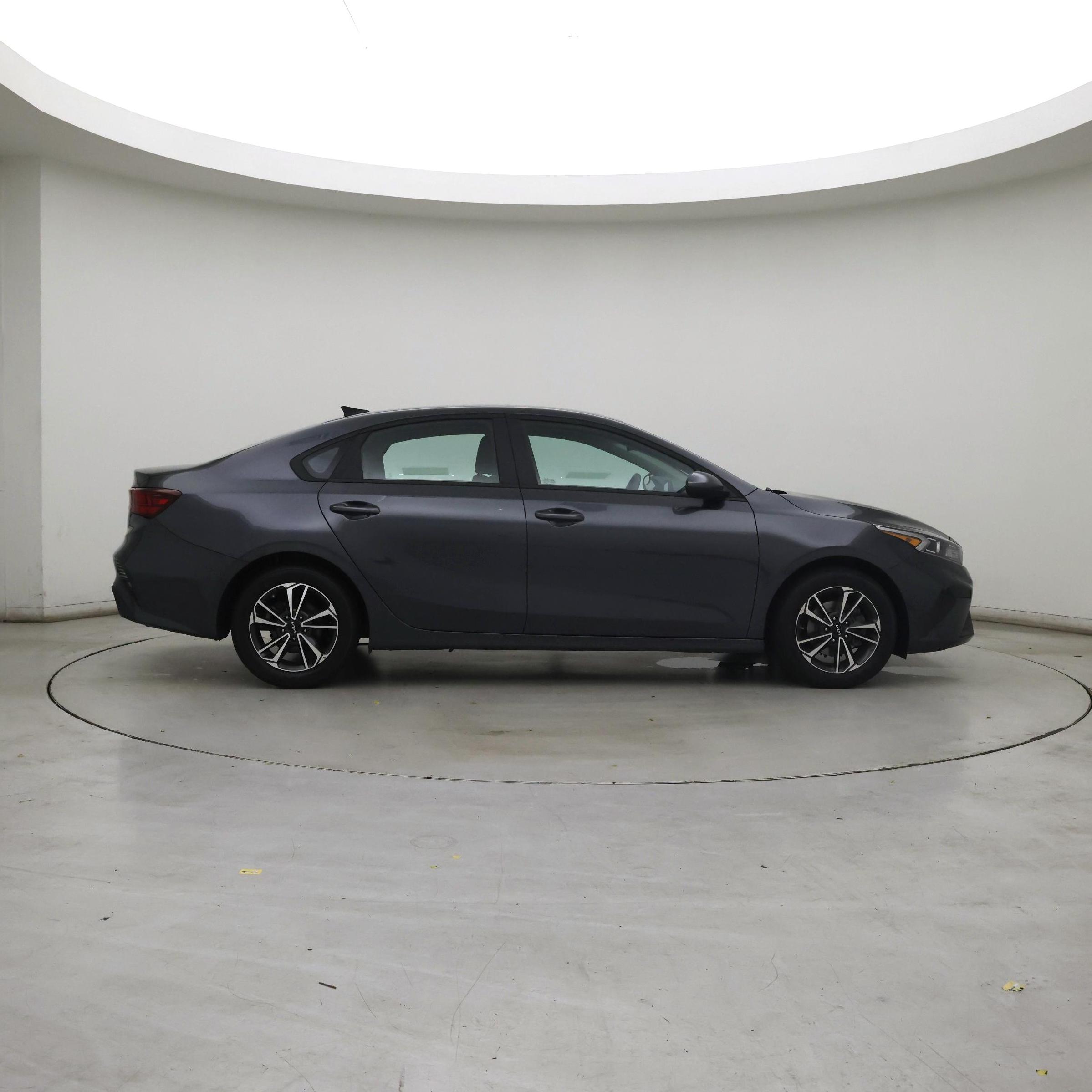 Thumbnail: 2024 Kia Forte - 7