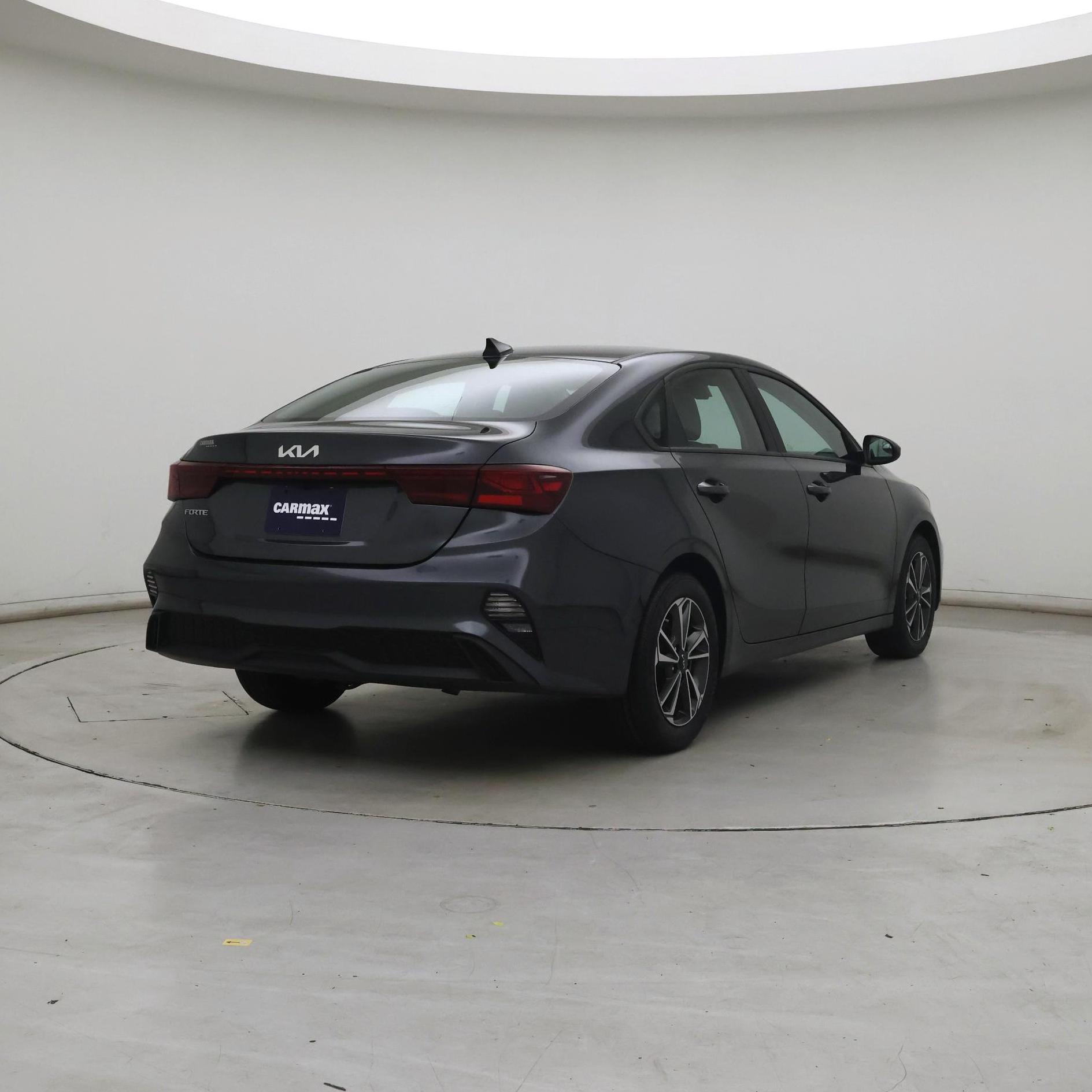 Thumbnail: 2024 Kia Forte - 8