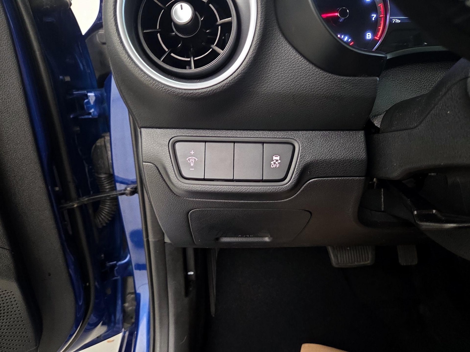 2024 Kia Forte LXS - Photo 14