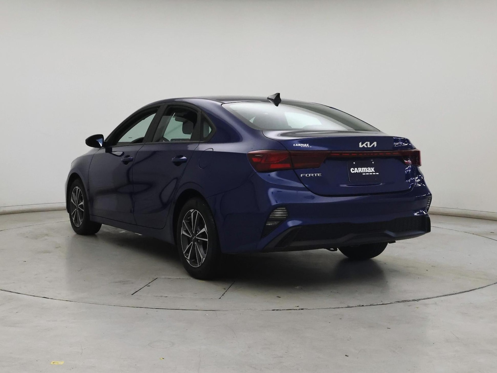 2024 Kia Forte LXS - Photo 3