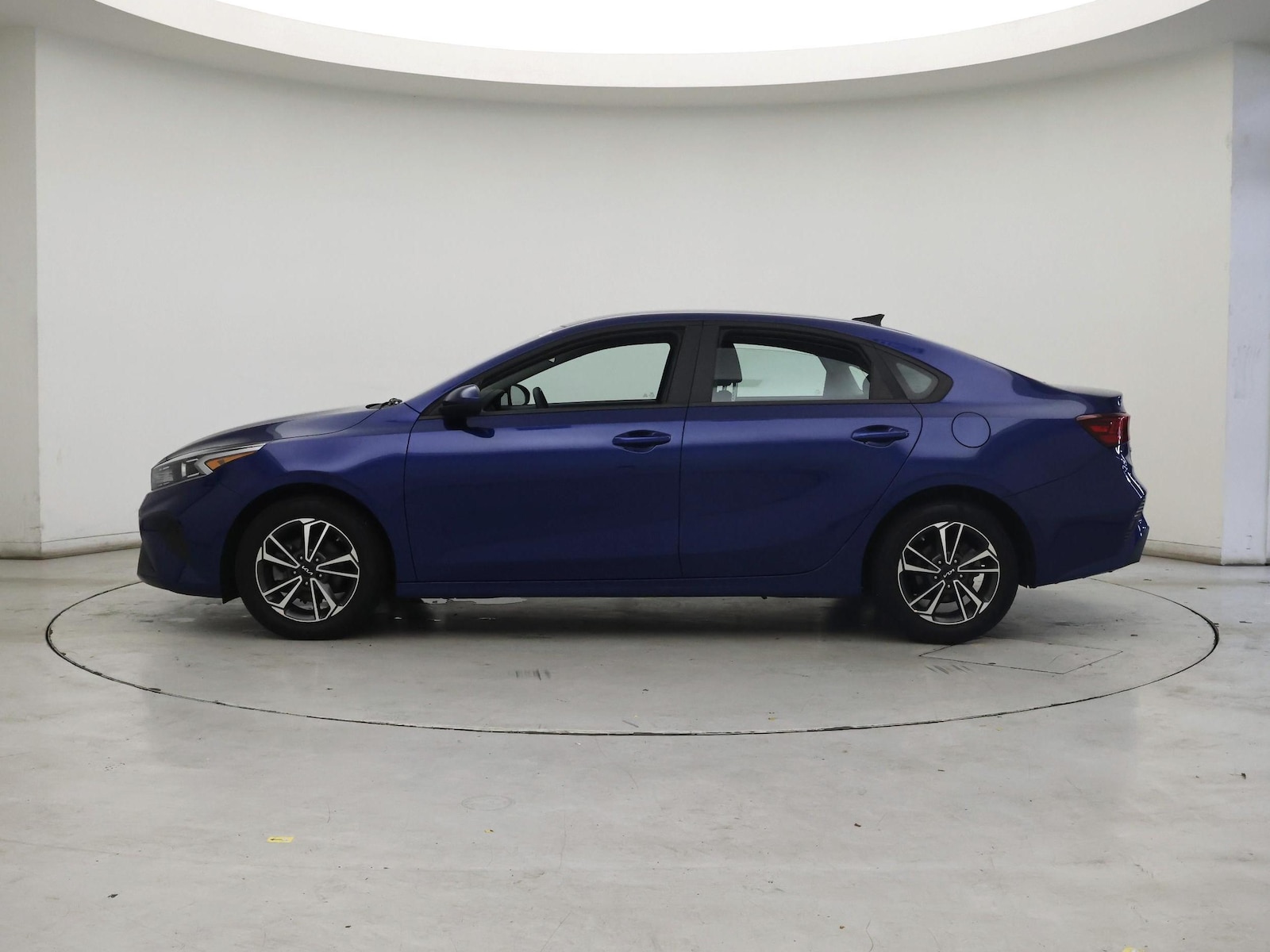 2024 Kia Forte LXS - Photo 4