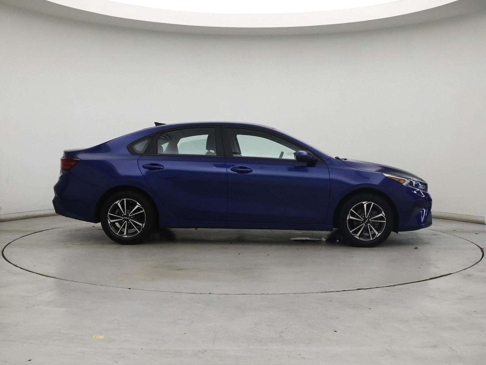 2024 Kia Forte LXS - Photo 8