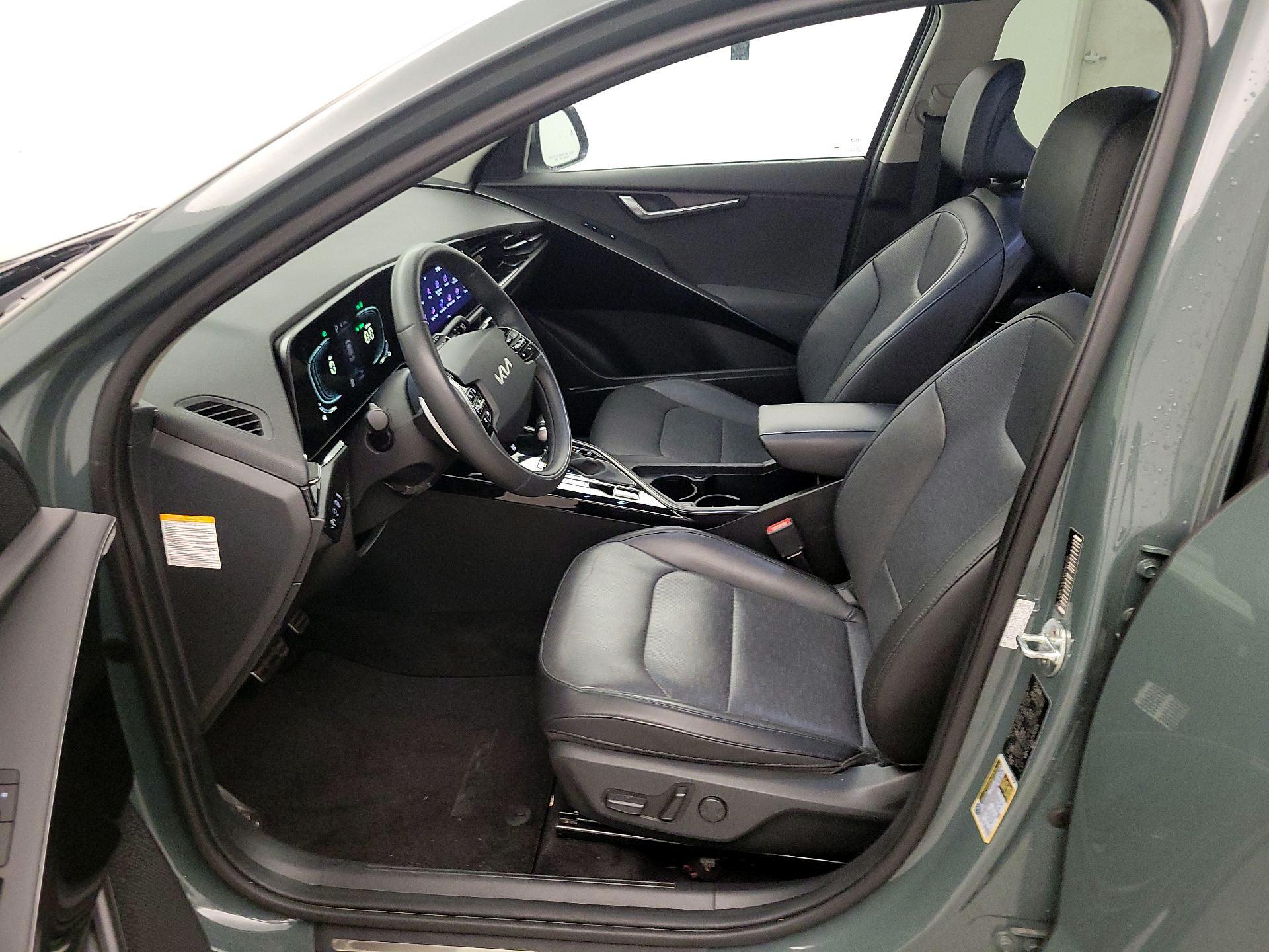 Thumbnail: 2023 Kia Niro - 11