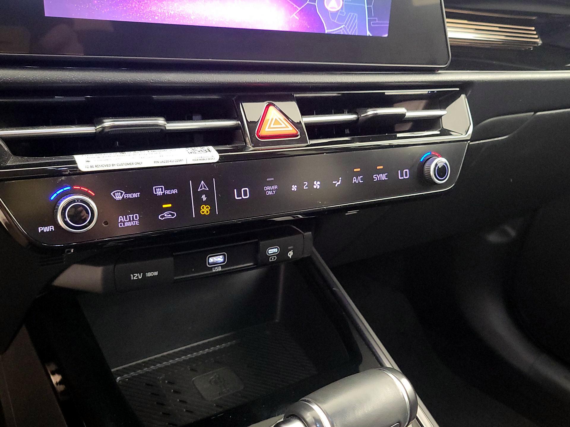 Thumbnail: 2023 Kia Niro - 16