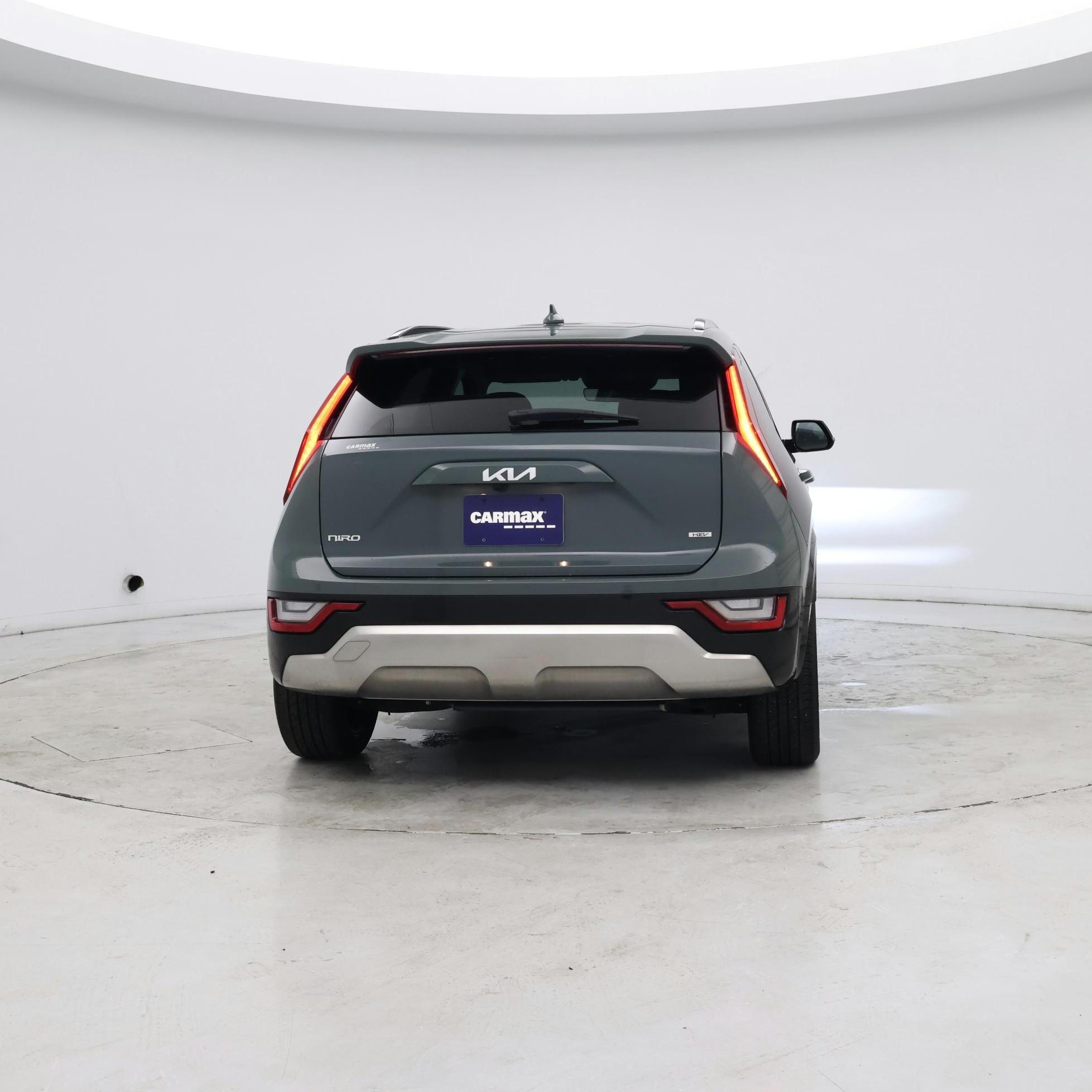 Thumbnail: 2023 Kia Niro - 8