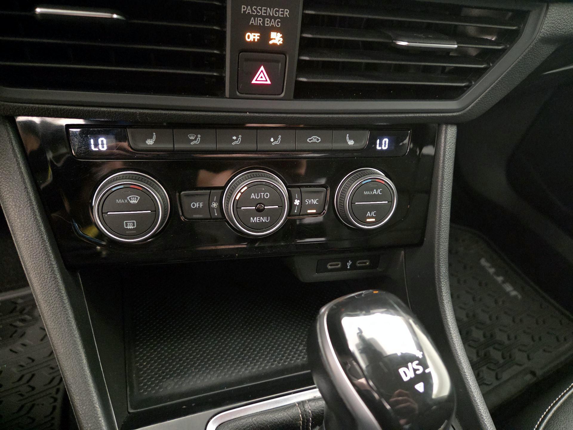 Thumbnail: 2022 Volkswagen Jetta - 16