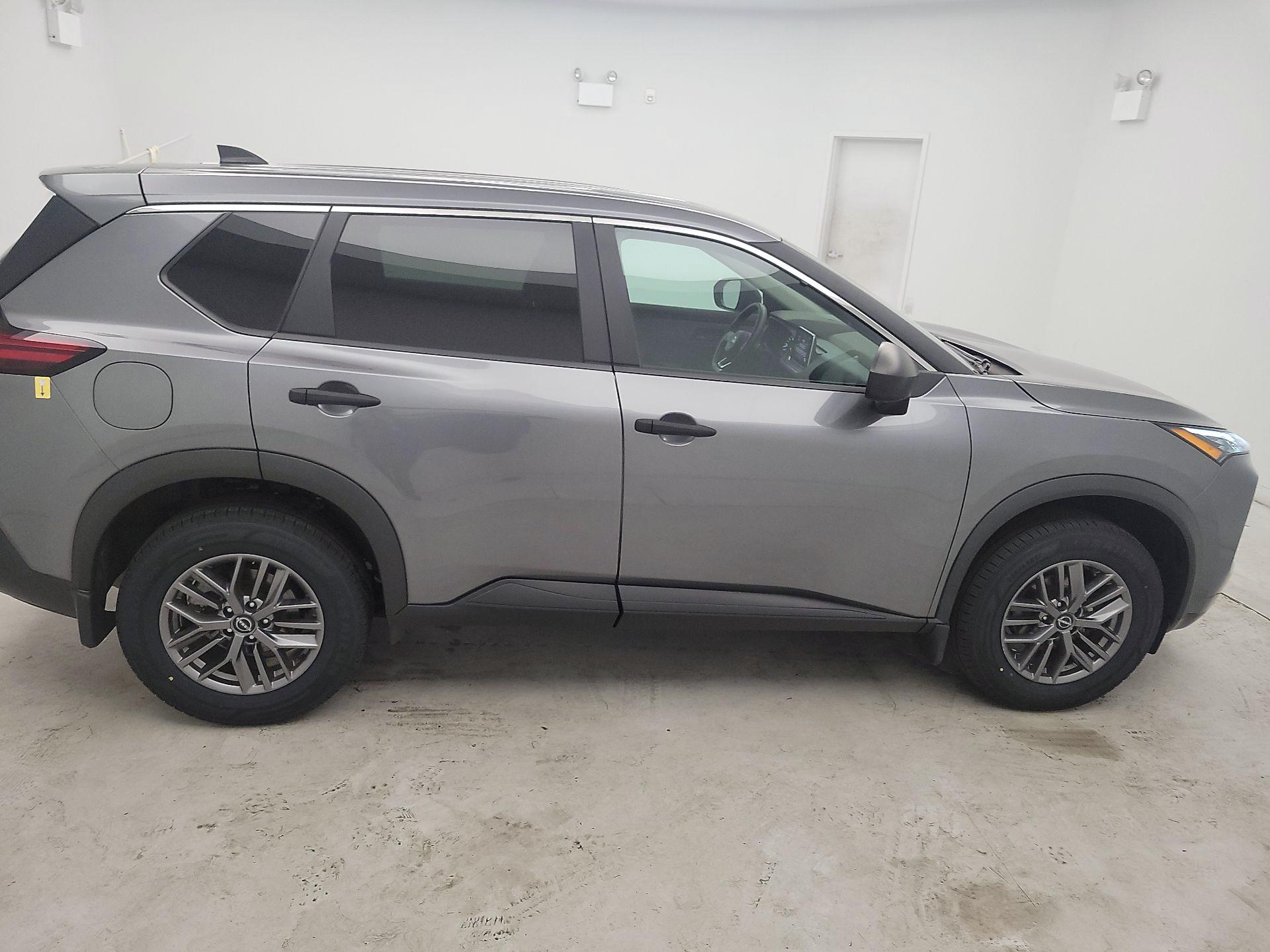 Thumbnail: 2023 Nissan Rogue - 4